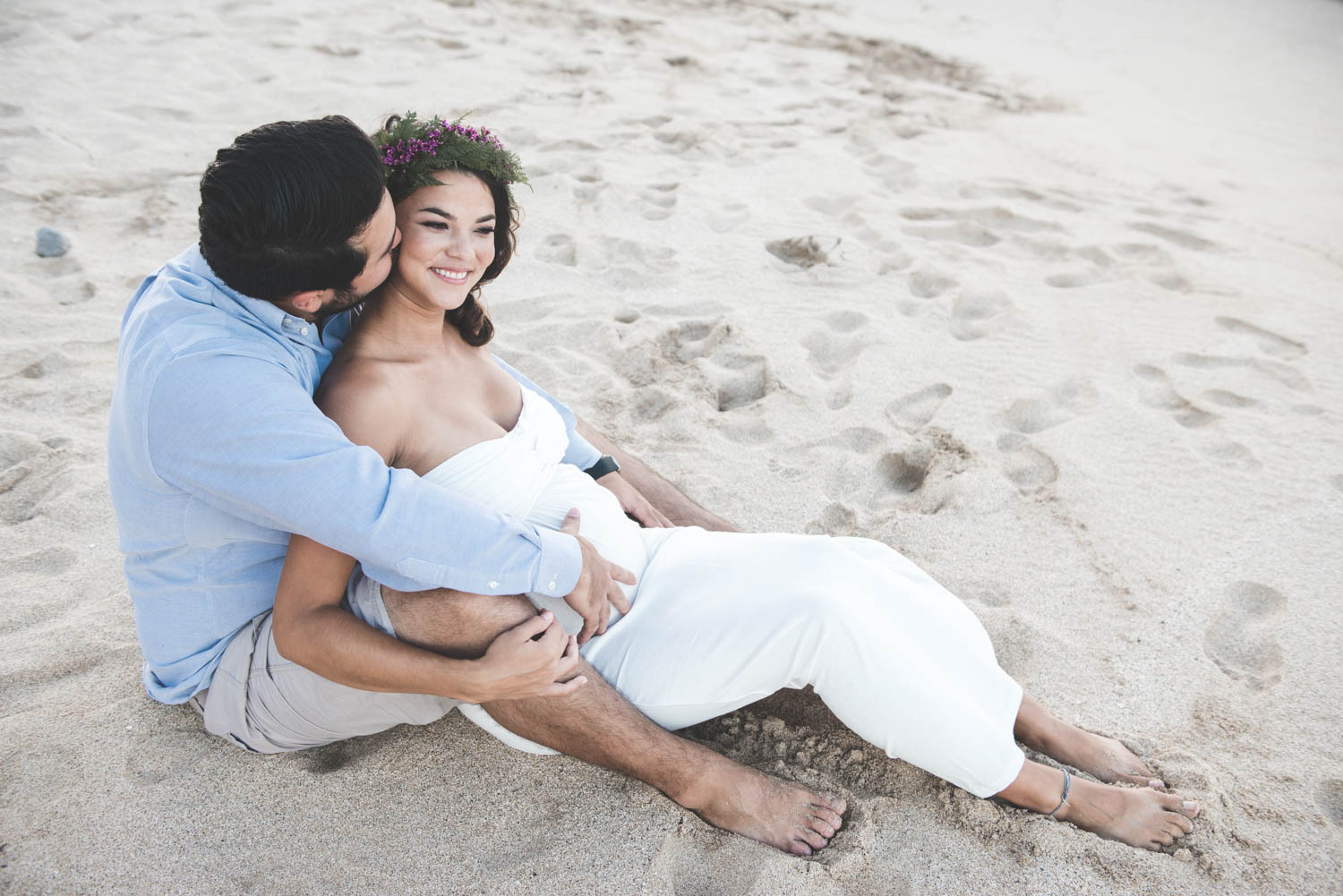 Beach MATERNITY PHOTOS | Oneloa Bay Beach Maternity Photos