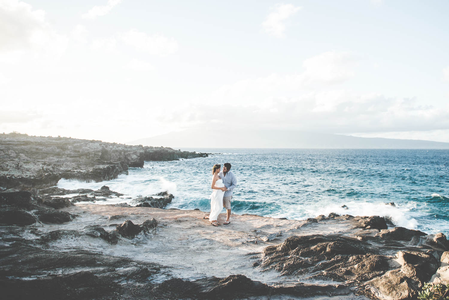 Beach MATERNITY PHOTOS | Oneloa Bay Beach Maternity Photos