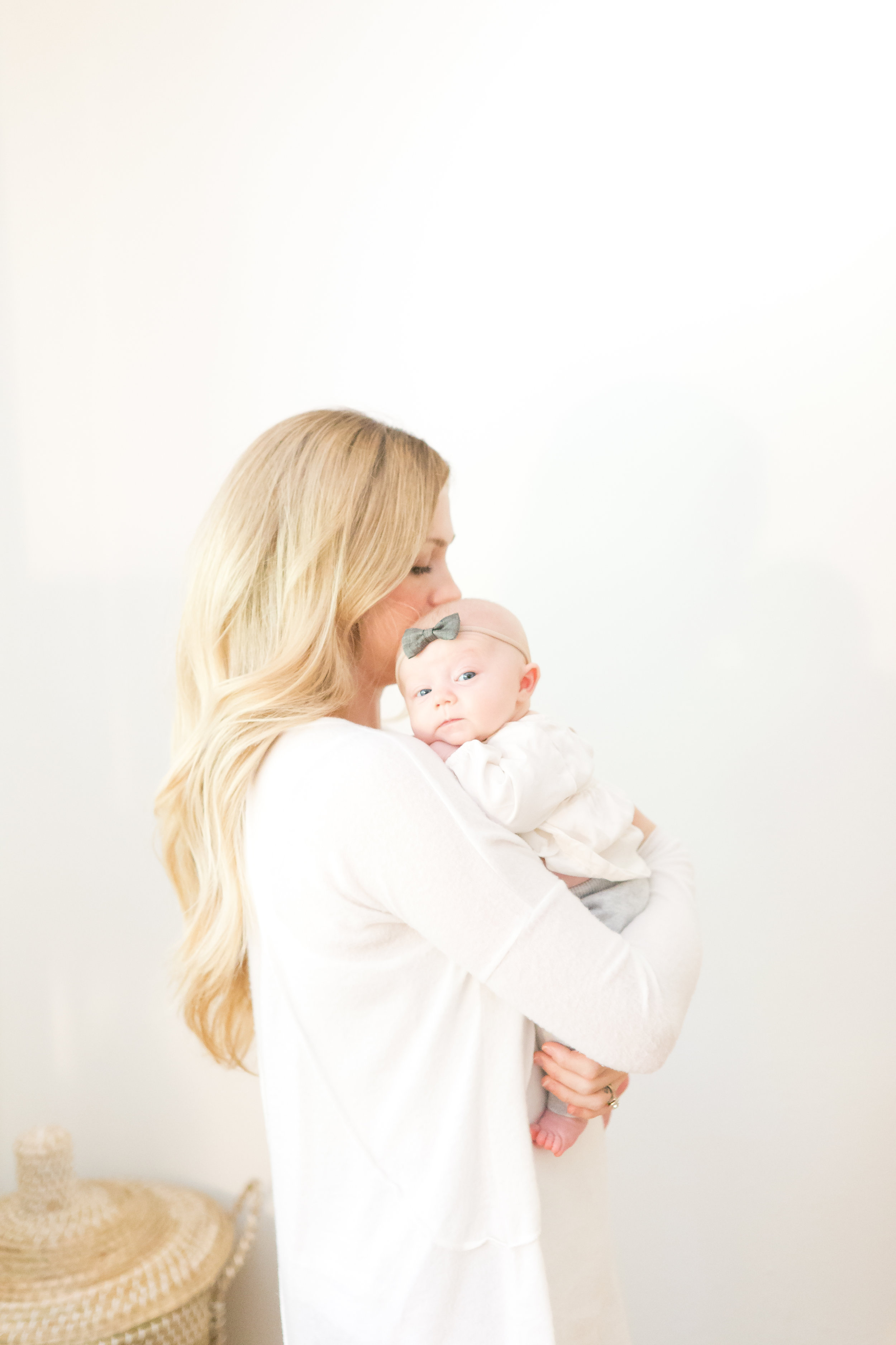 Minimalist Nursery Inspiration + Newborn Baby Girl Photos -- Lauren Alisse Photography