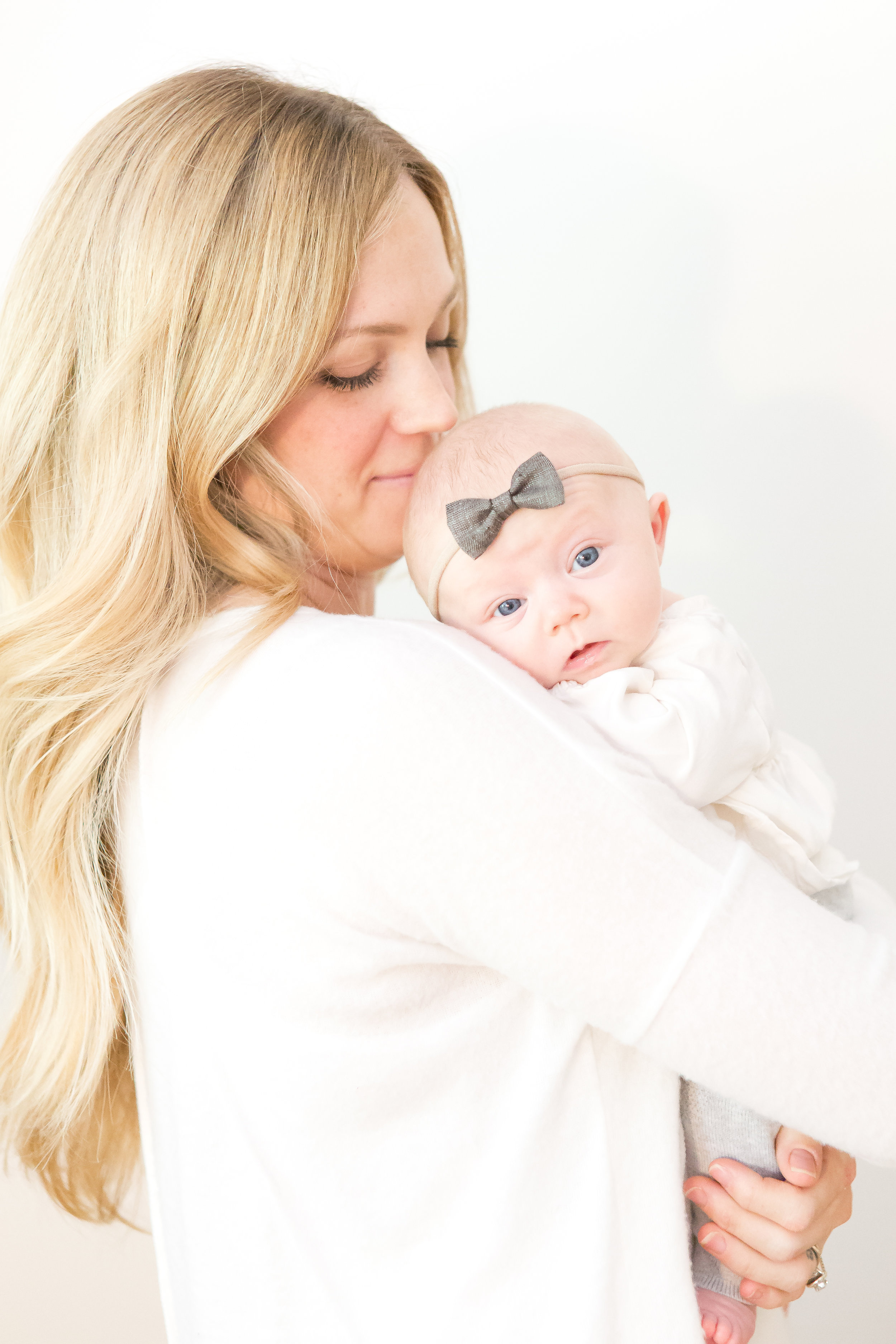 Minimalist Nursery Inspiration + Newborn Baby Girl Photos -- Lauren Alisse Photography