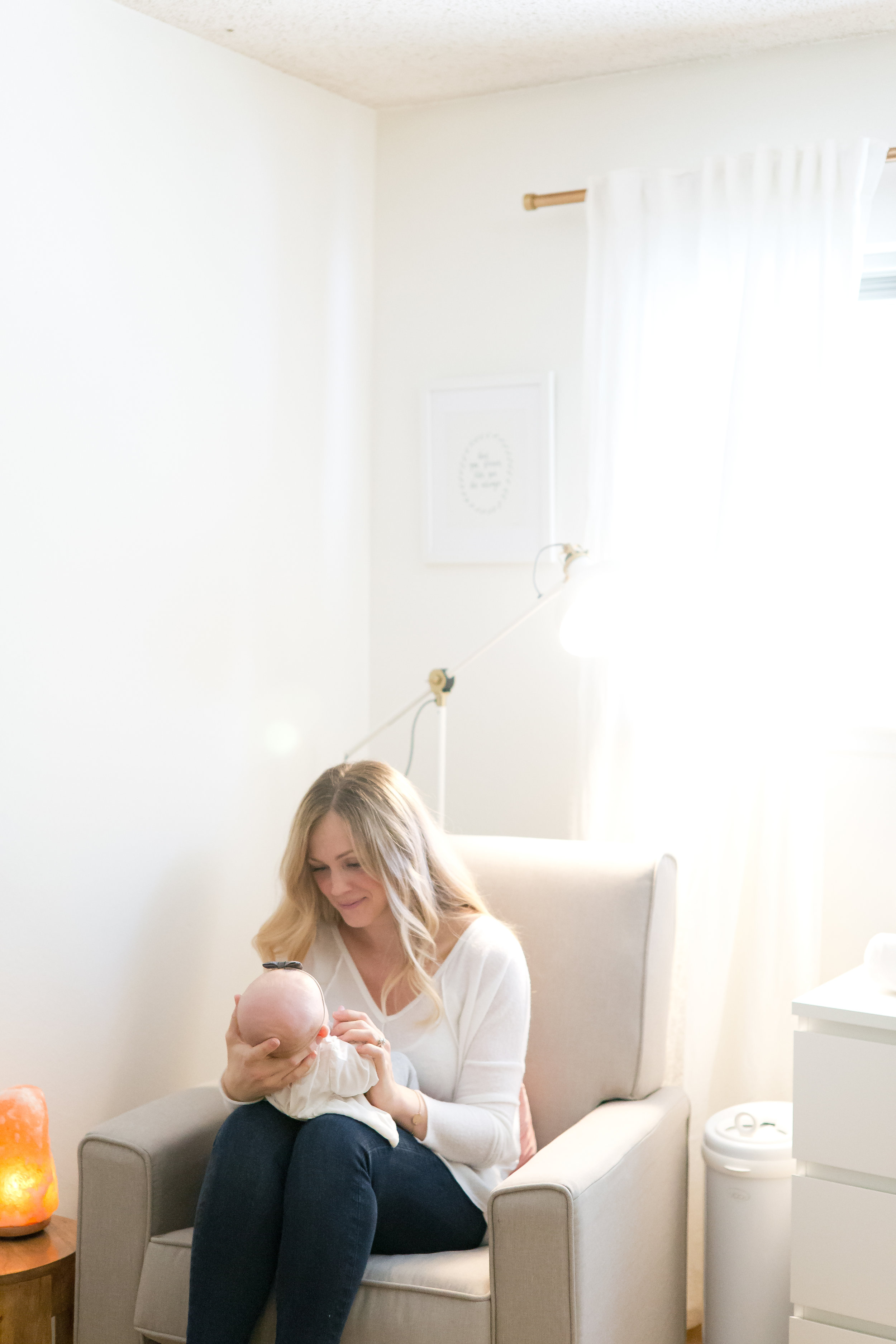 Minimalist Nursery Inspiration + Newborn Baby Girl Photos -- Lauren Alisse Photography