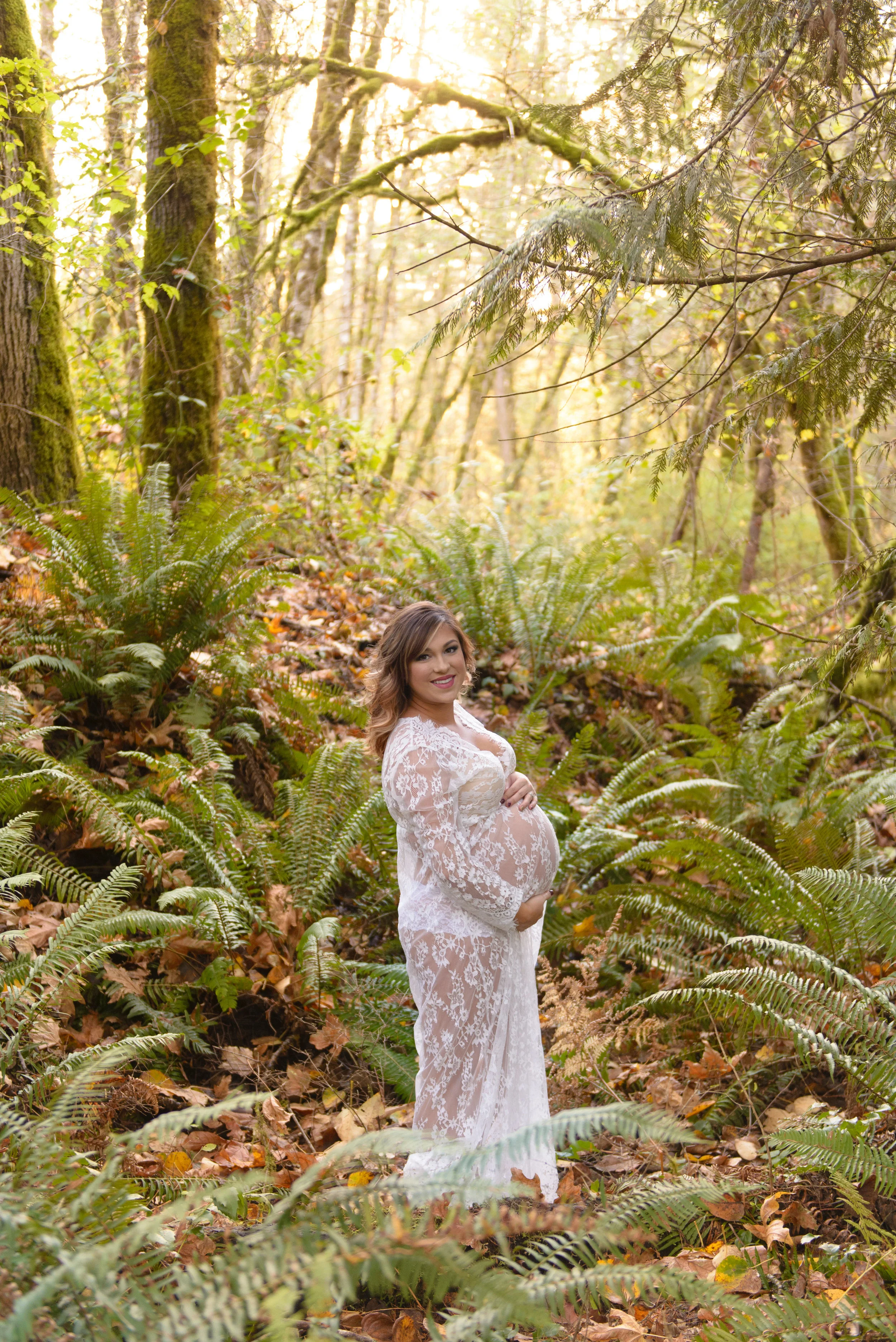 MATERNITY PHOTOS | Dreamy Forest Maternity Photos - Amber Hempen Photography