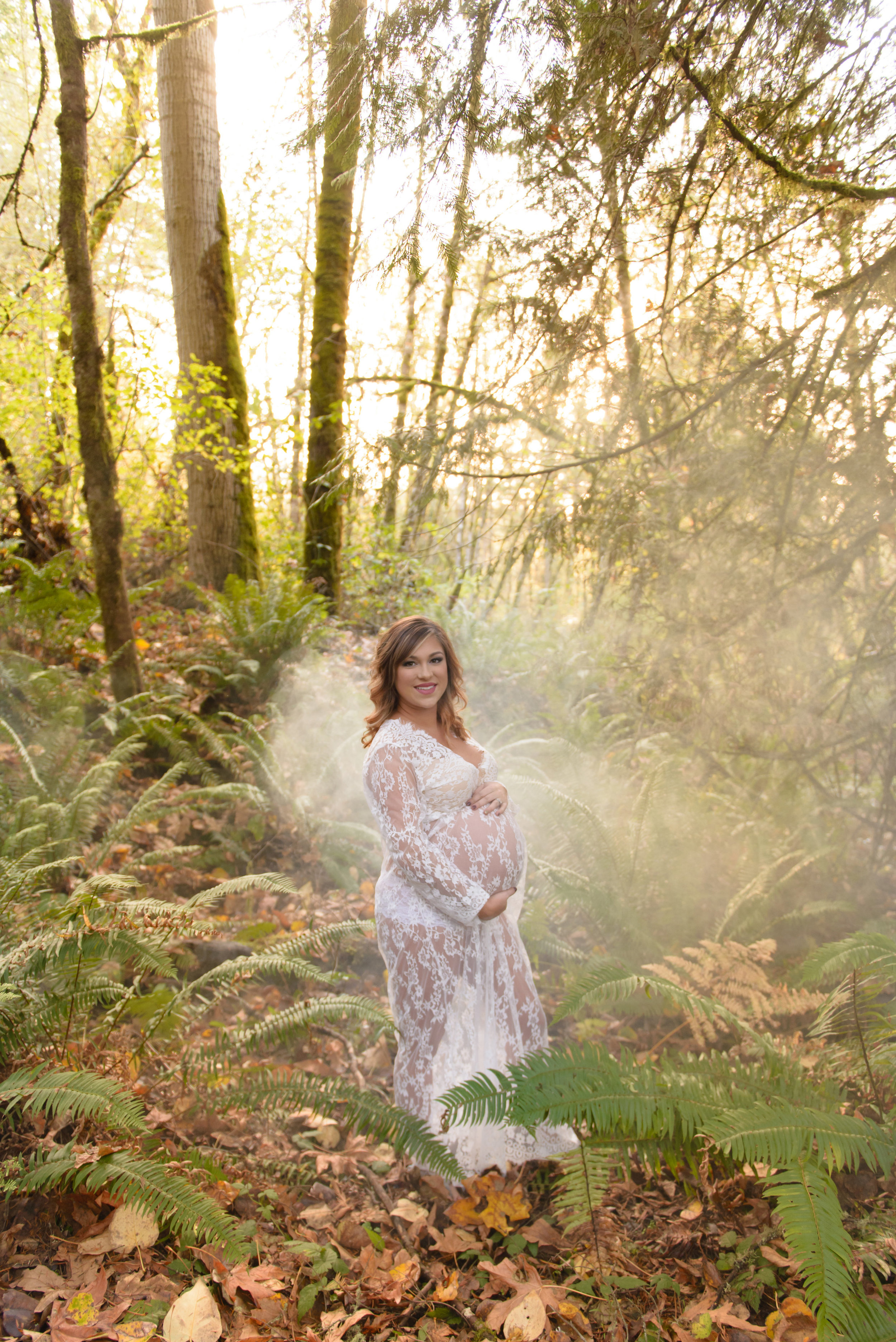 MATERNITY PHOTOS | Dreamy Forest Maternity Photos - Amber Hempen Photography