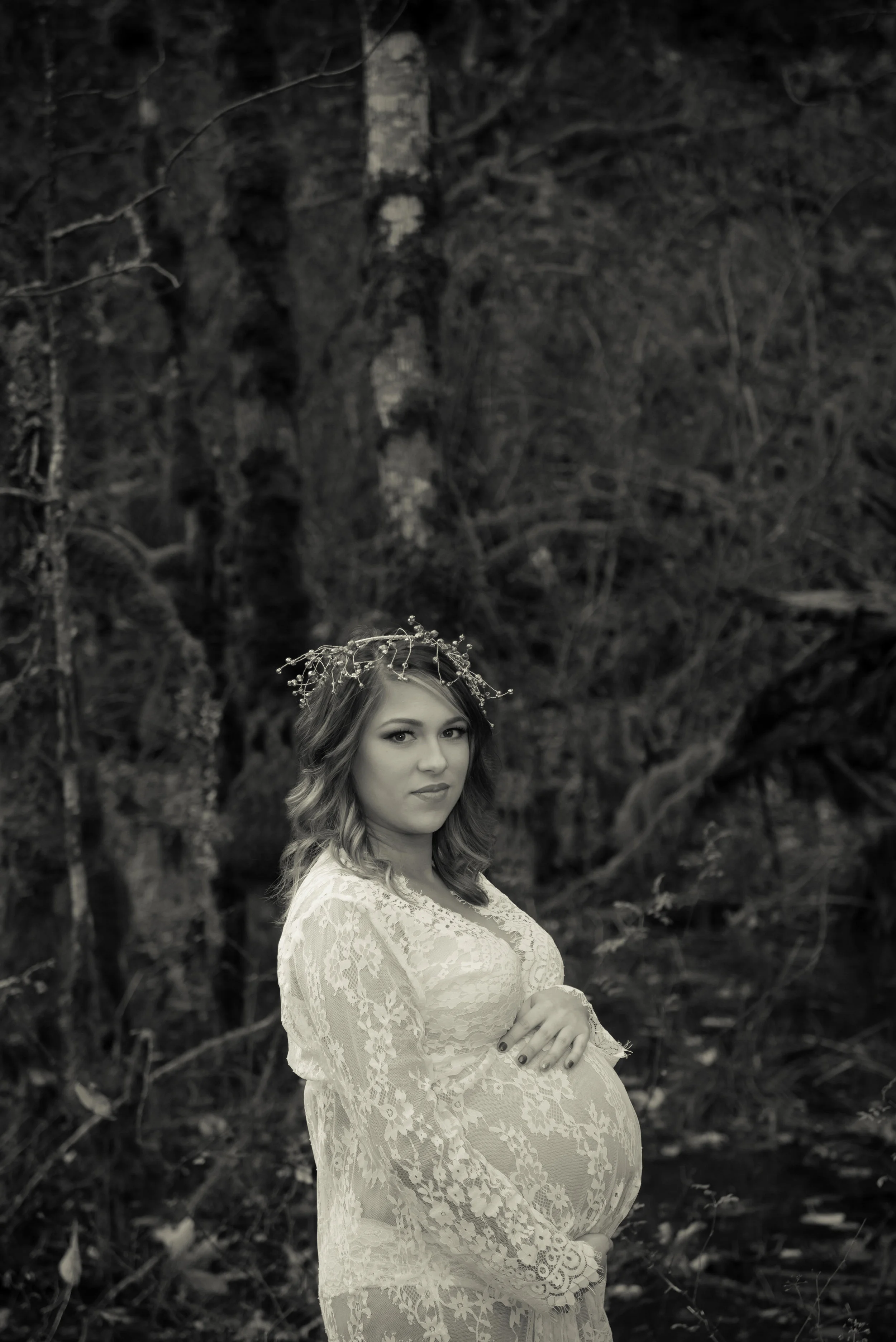 MATERNITY PHOTOS | Dreamy Forest Maternity Photos - Amber Hempen Photography