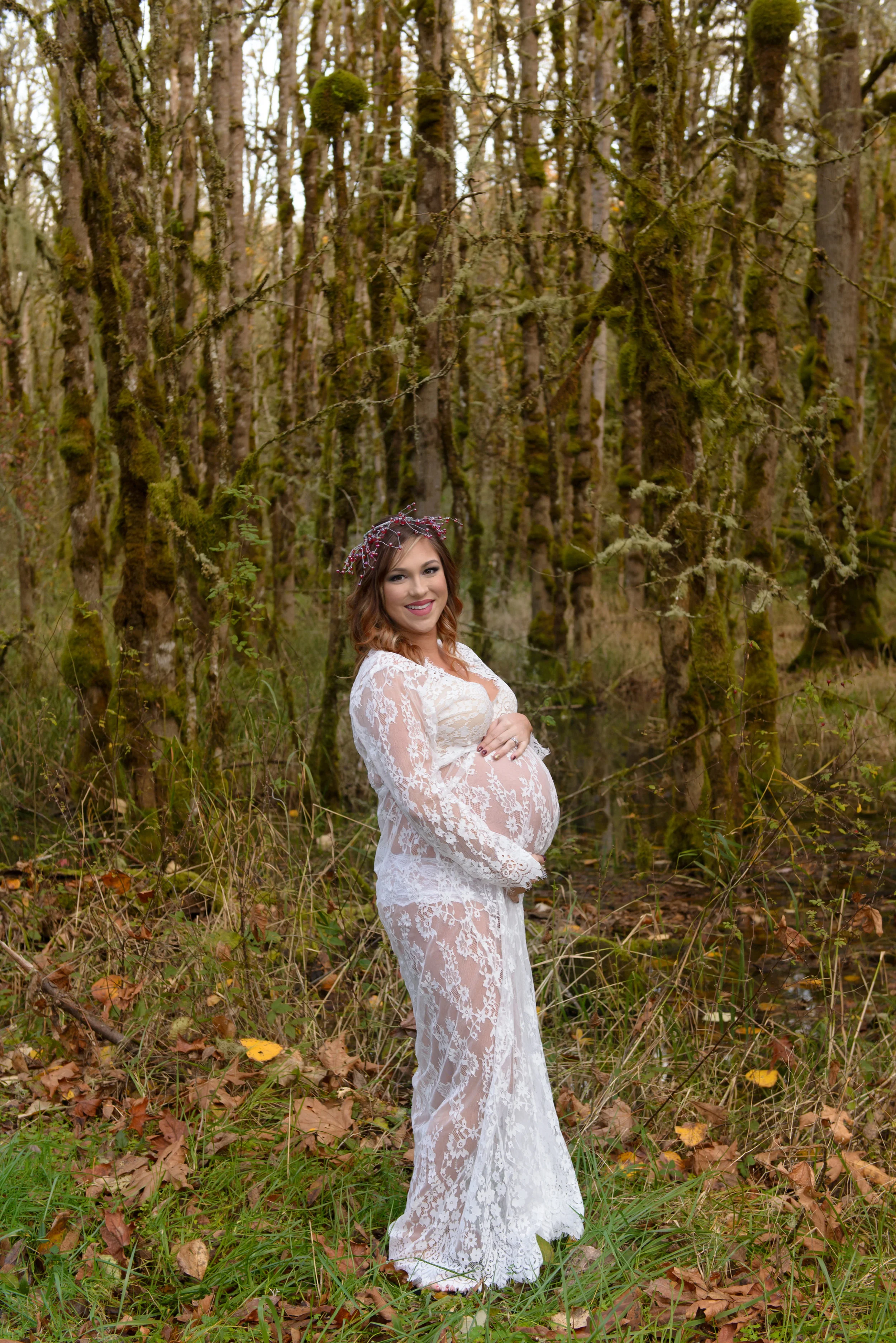 MATERNITY PHOTOS | Dreamy Forest Maternity Photos - Amber Hempen Photography