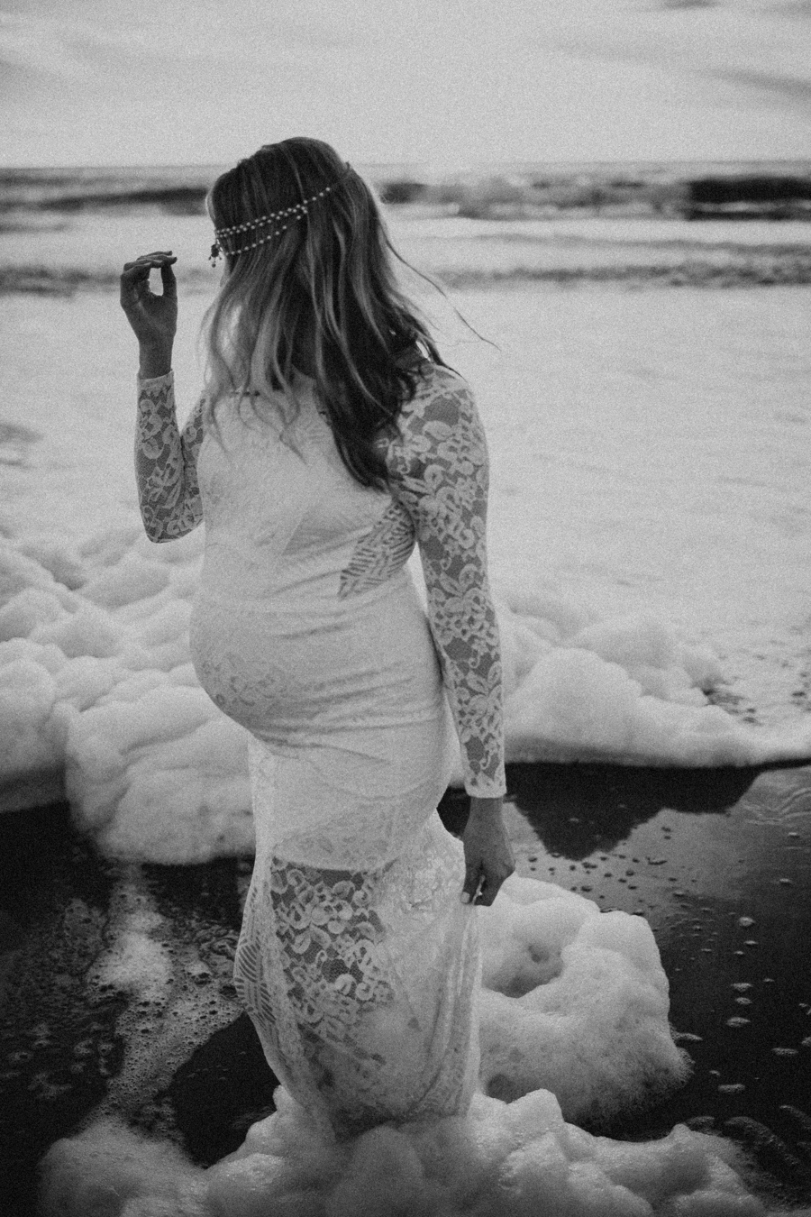 Southern California Beach Maternity Photos - Elle Lily Photography
