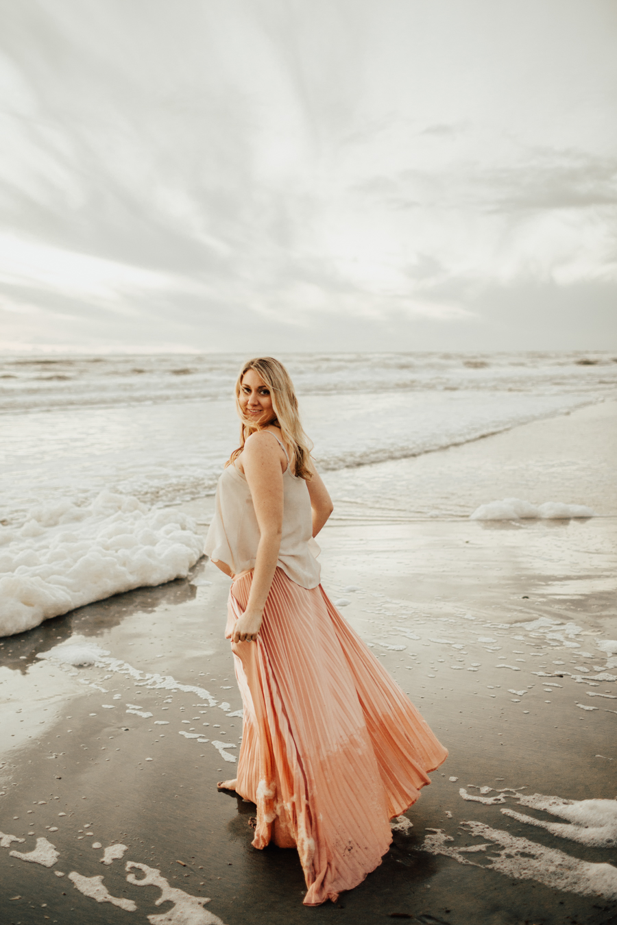 Southern California Beach Maternity Photos - Elle Lily Photography