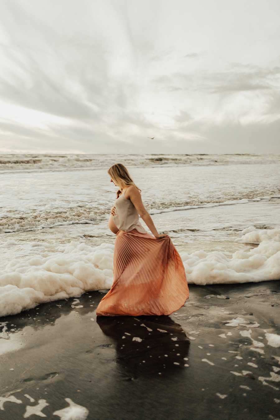 Southern California Beach Maternity Photos - Elle Lily Photography