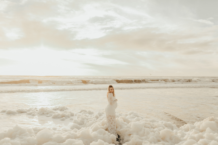 Southern California Beach Maternity Photos - Elle Lily Photography
