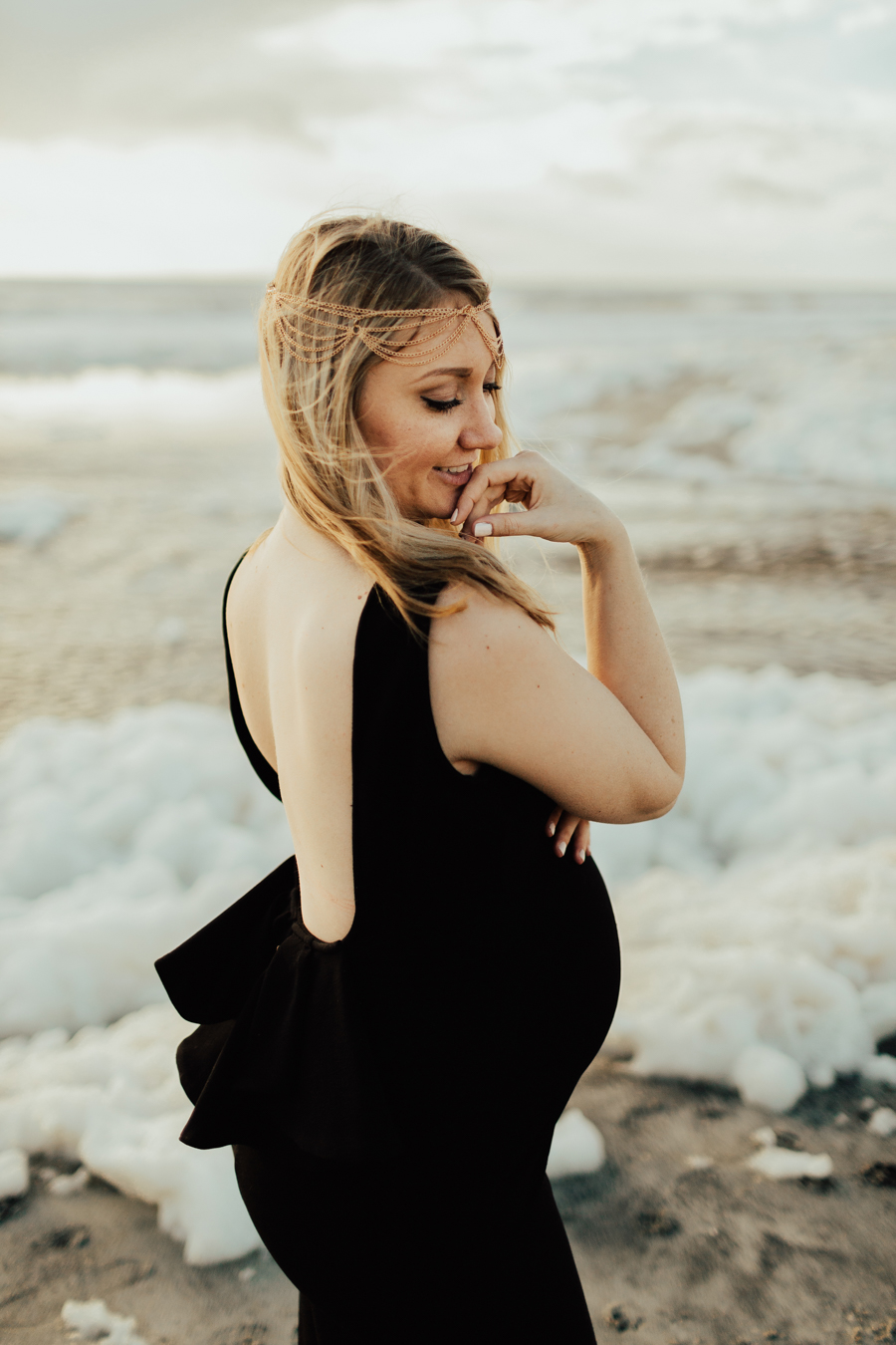 Southern California Beach Maternity Photos - Elle Lily Photography