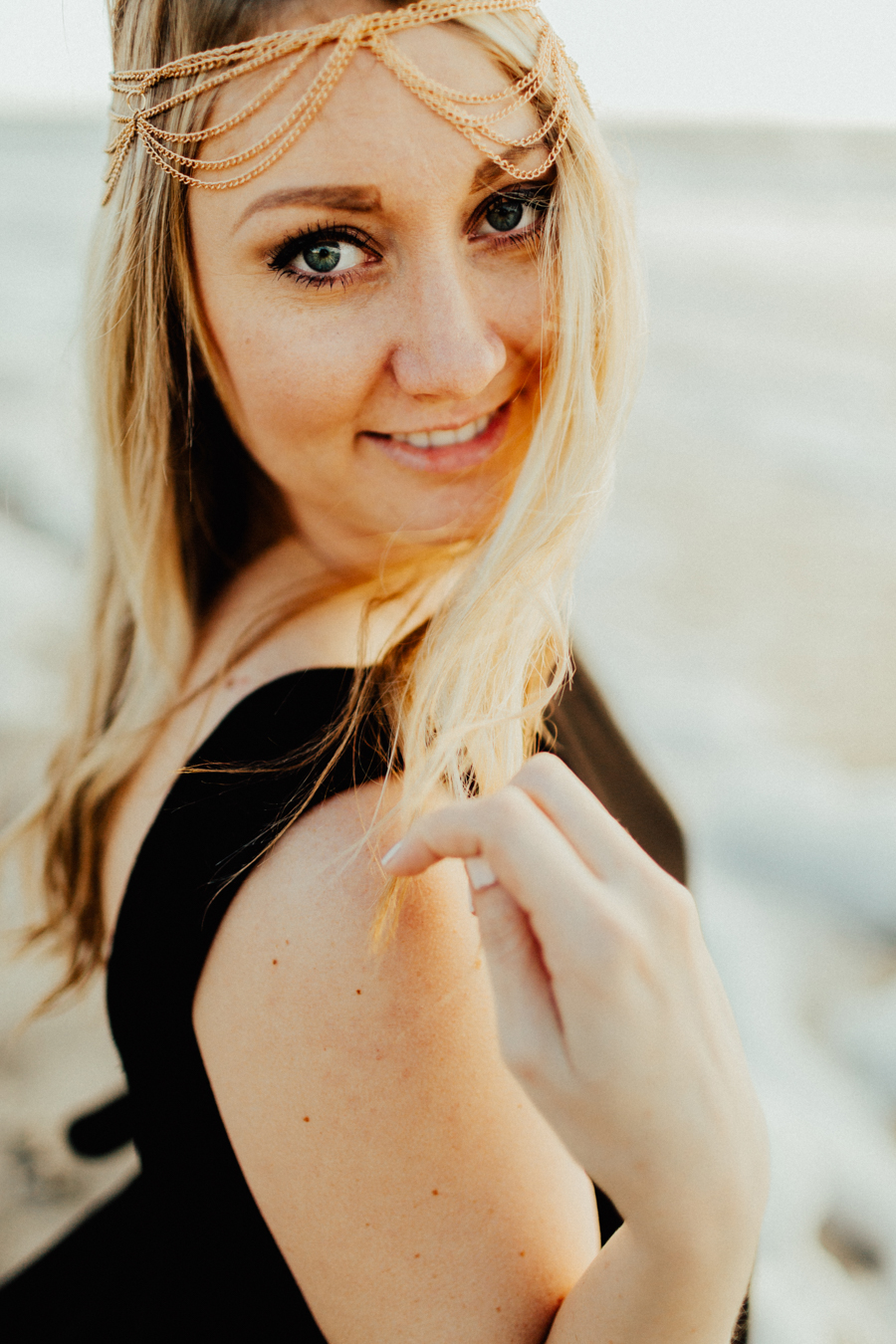 Southern California Beach Maternity Photos - Elle Lily Photography