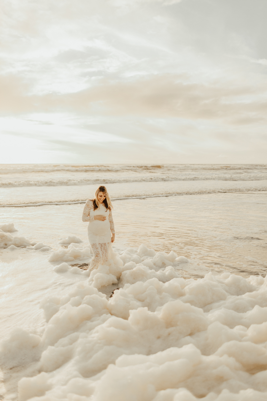 Southern California Beach Maternity Photos - Elle Lily Photography