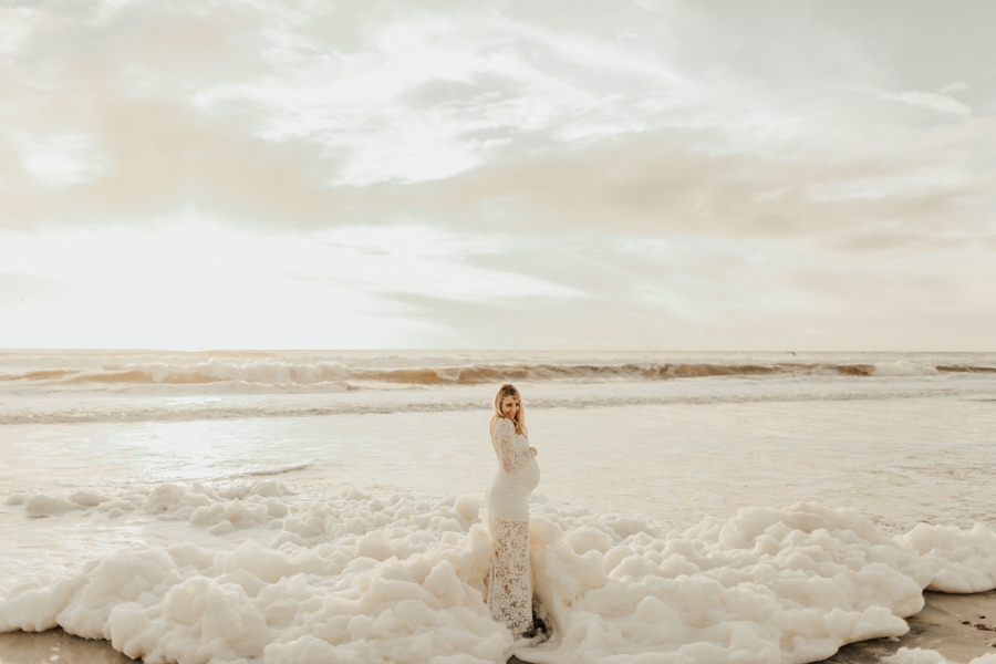 Southern California Beach Maternity Photos - Elle Lily Photography