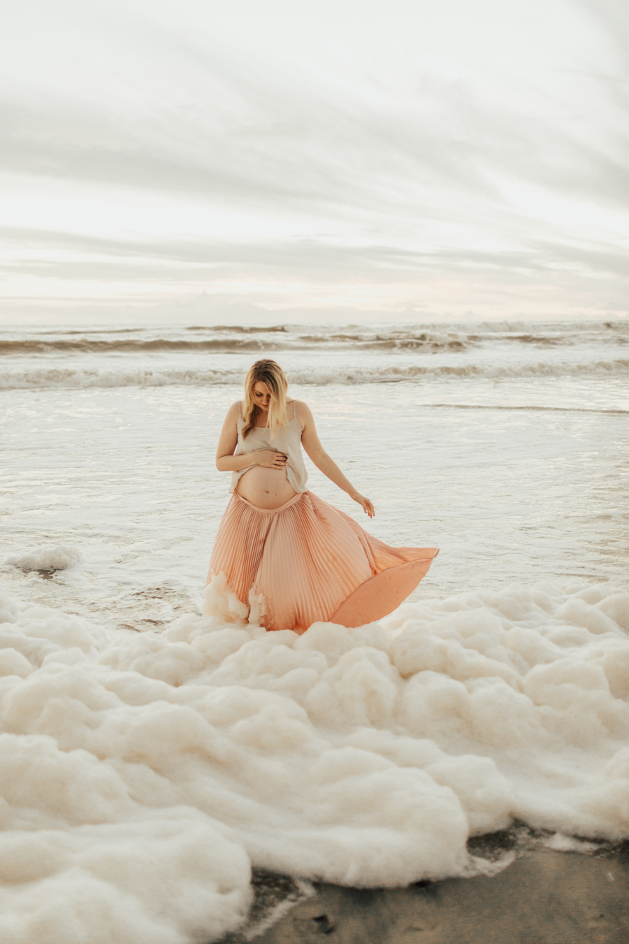Southern California Beach Maternity Photos - Elle Lily Photography