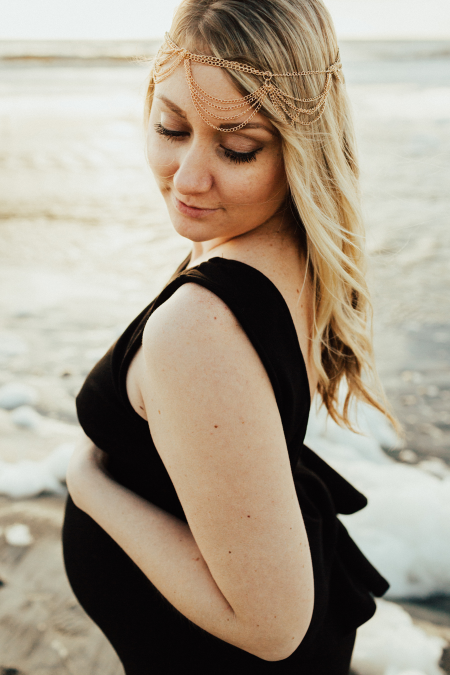 Southern California Beach Maternity Photos - Elle Lily Photography