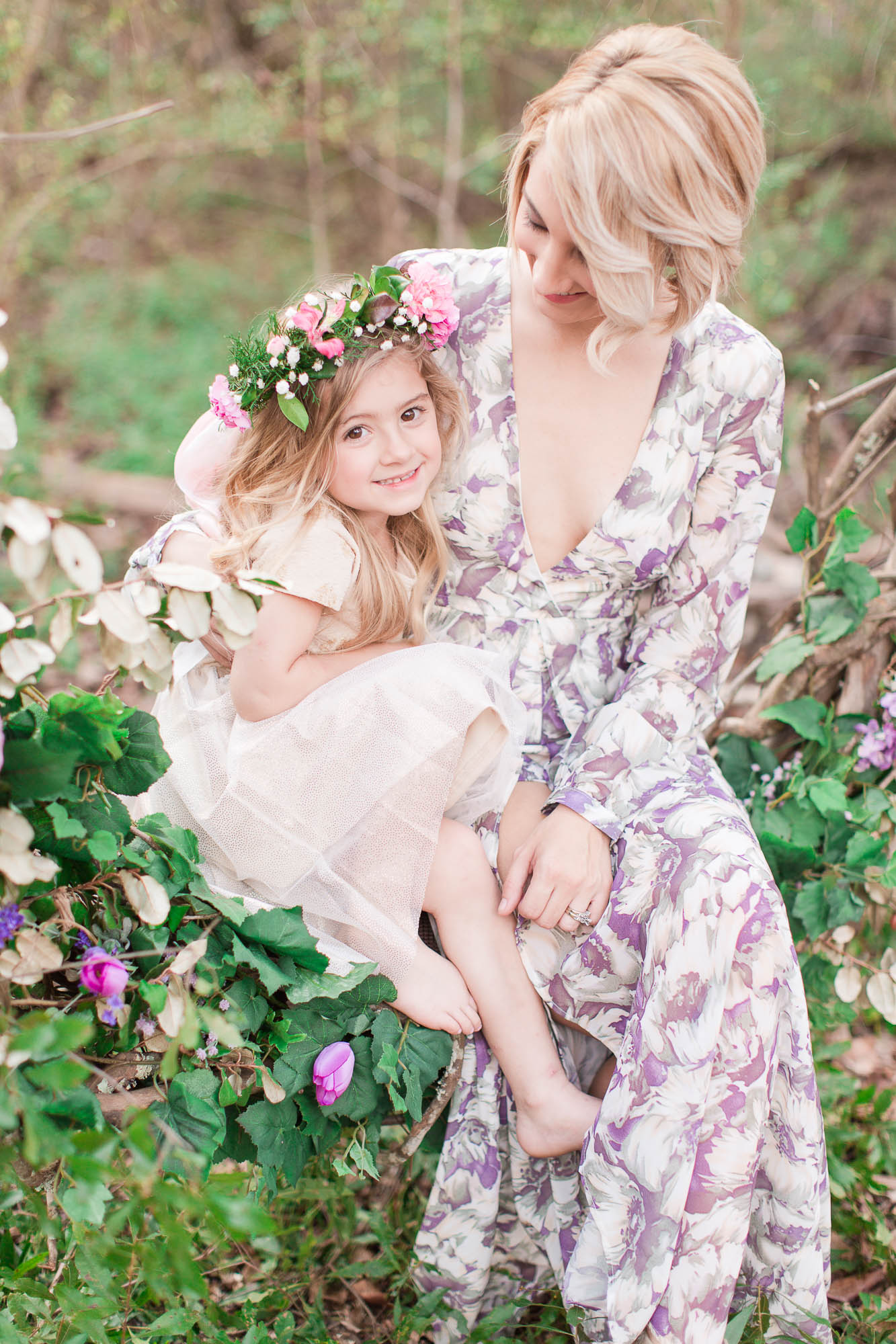 A Hidden Forest Spring Family Session - Rachel Strickland Photography