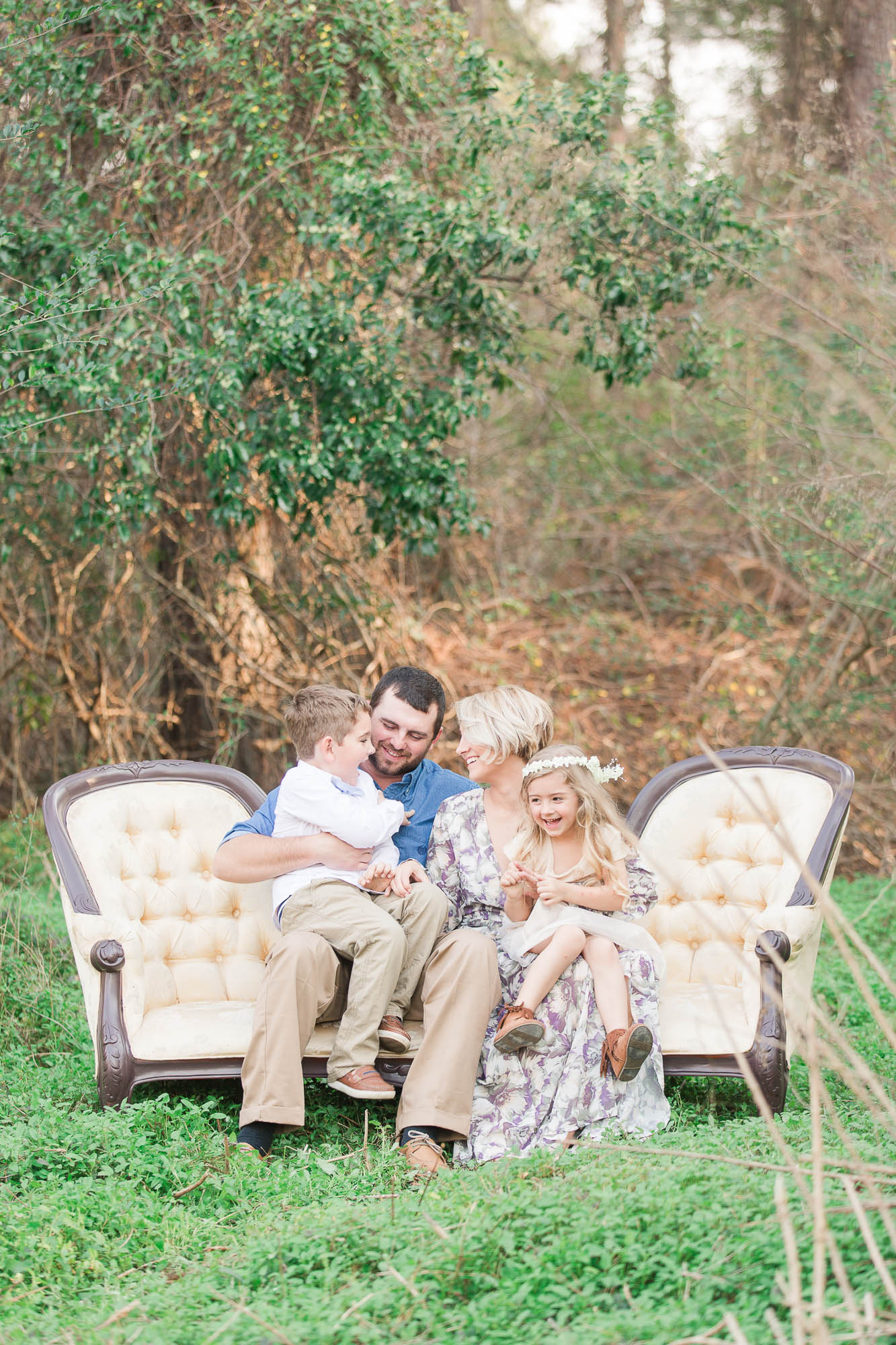 A Hidden Forest Spring Family Session - Rachel Strickland Photography