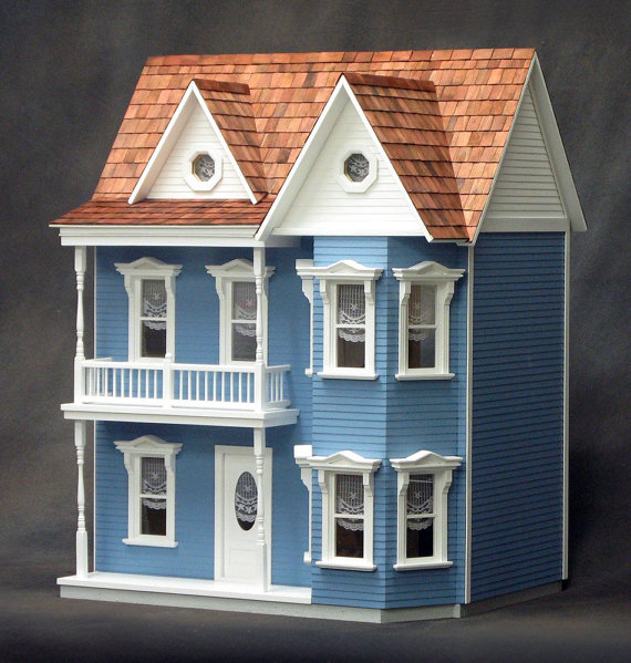 Cute Wooden Dollhouses -- The Overwhelmed Mommy Blogger