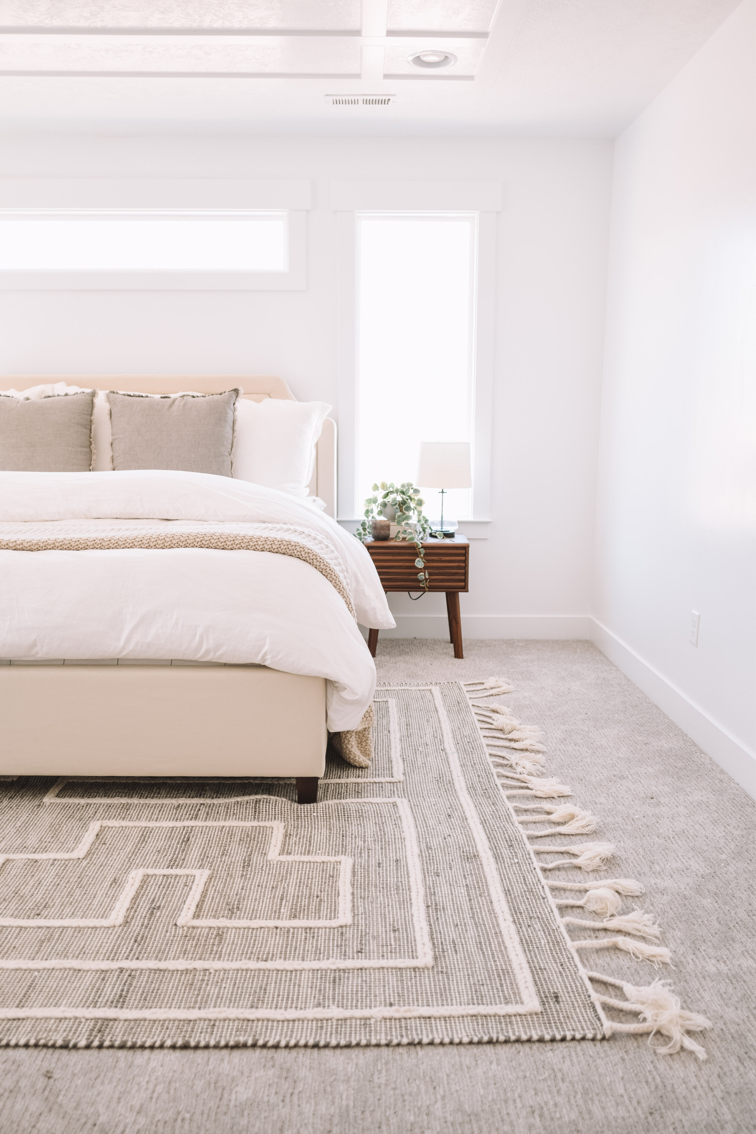 Gorgeous Neutral Master Bedrooms - The Overwhelmed Mommy