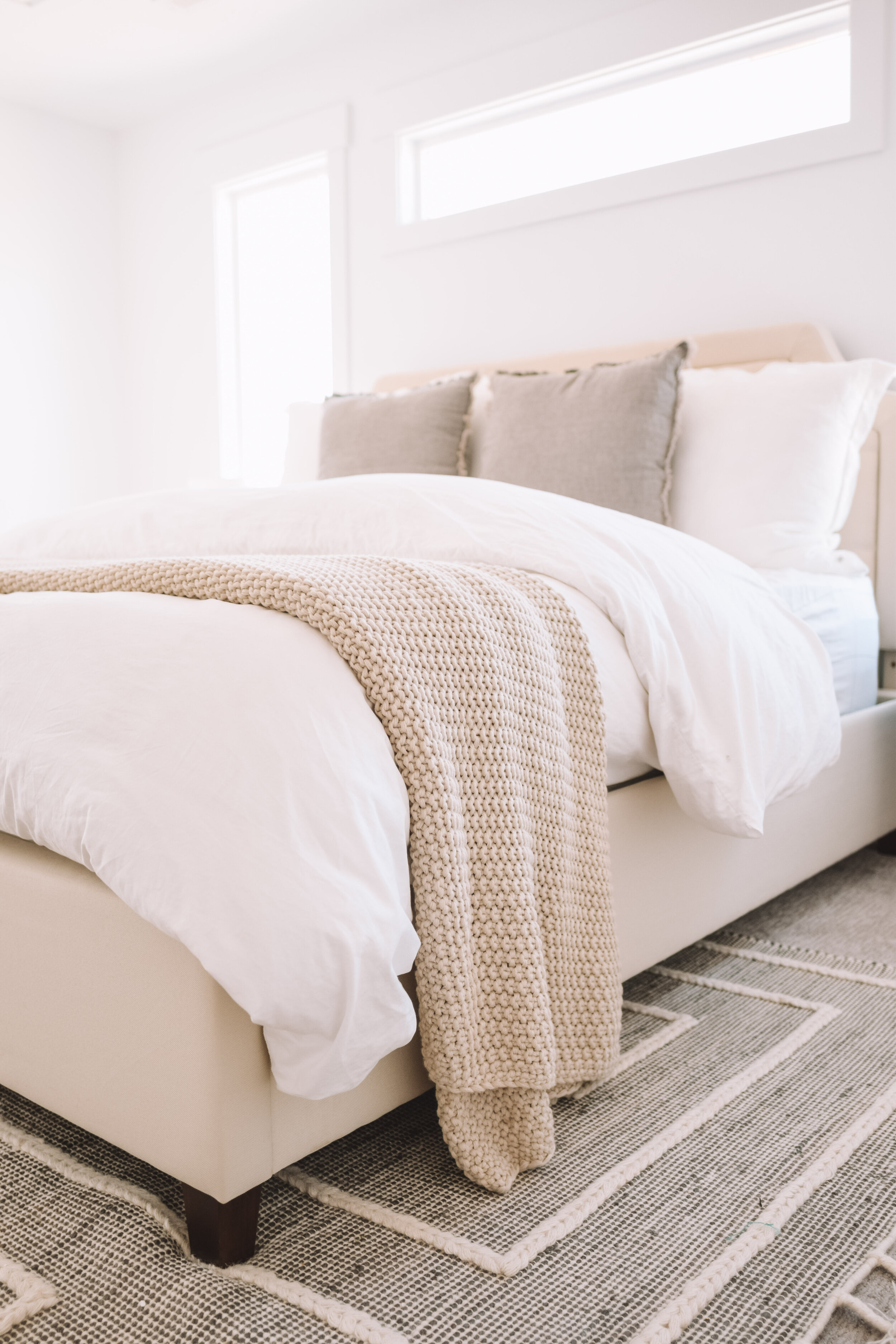 Neutral Bedding Ideas - The Overwhelmed Mommy