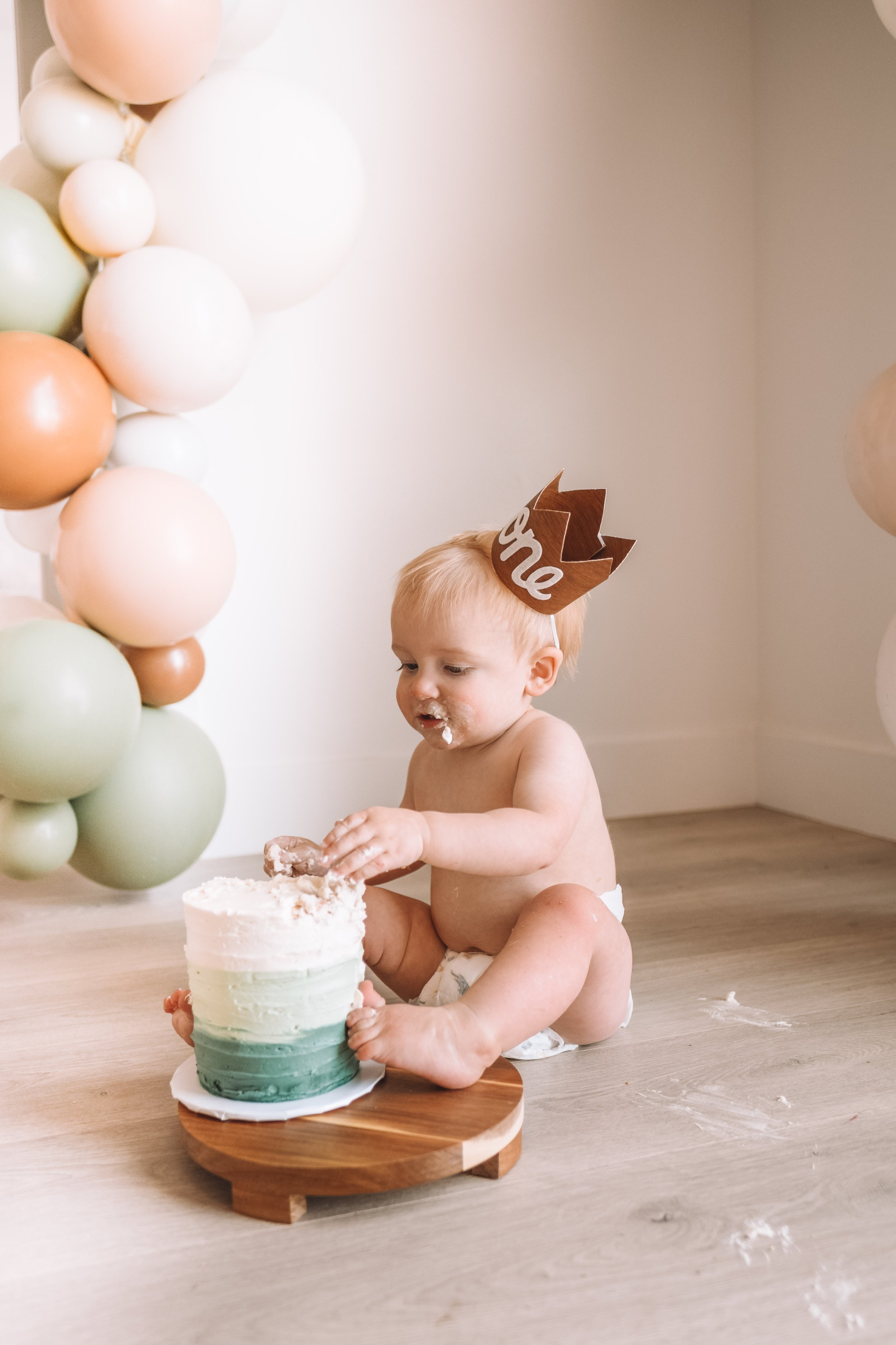 Hayes' 1st Birthday + Cake Smash - The Overwhelmed Mommy Blogger