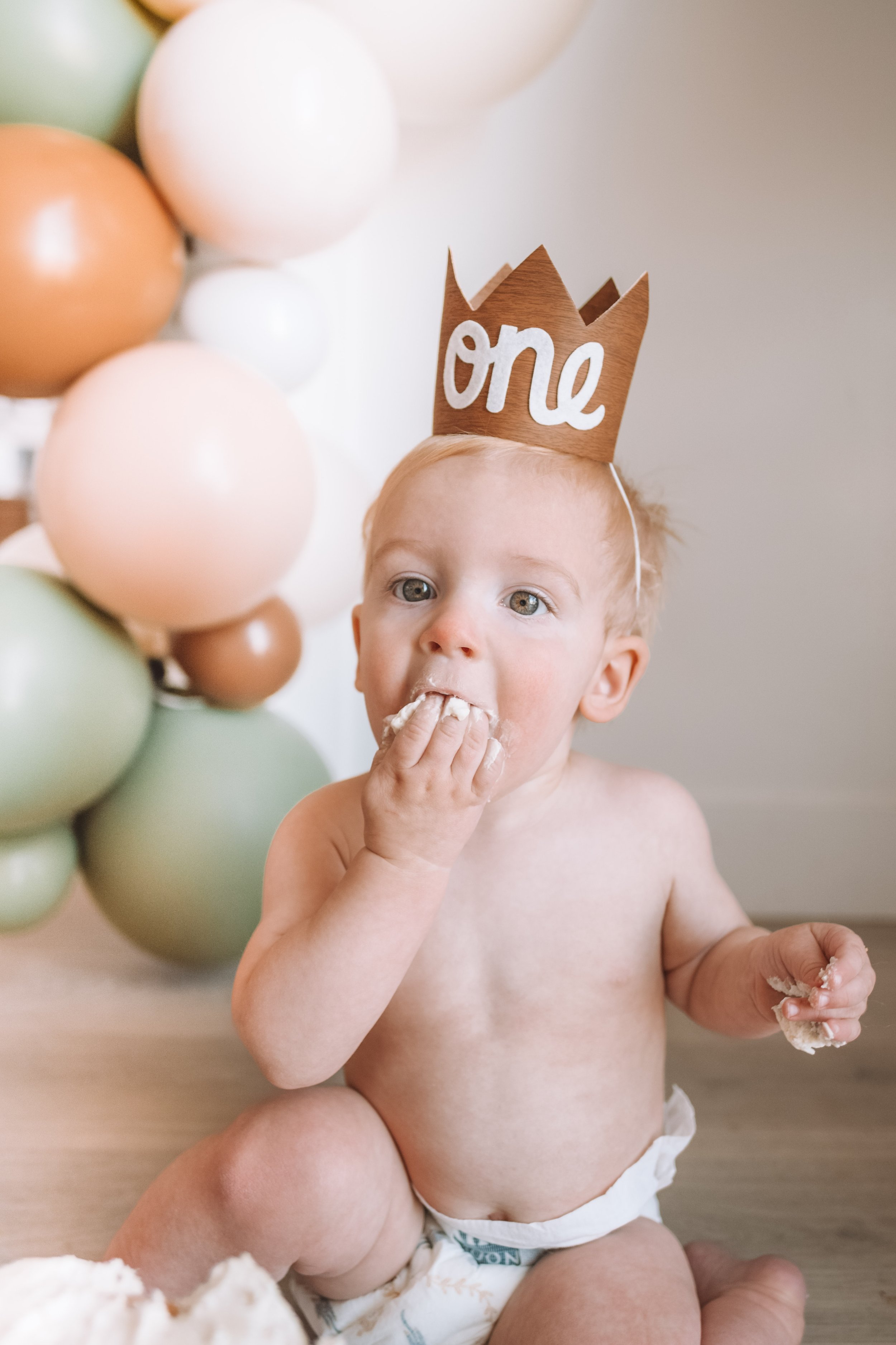 Hayes' 1st Birthday + Cake Smash - The Overwhelmed Mommy Blogger