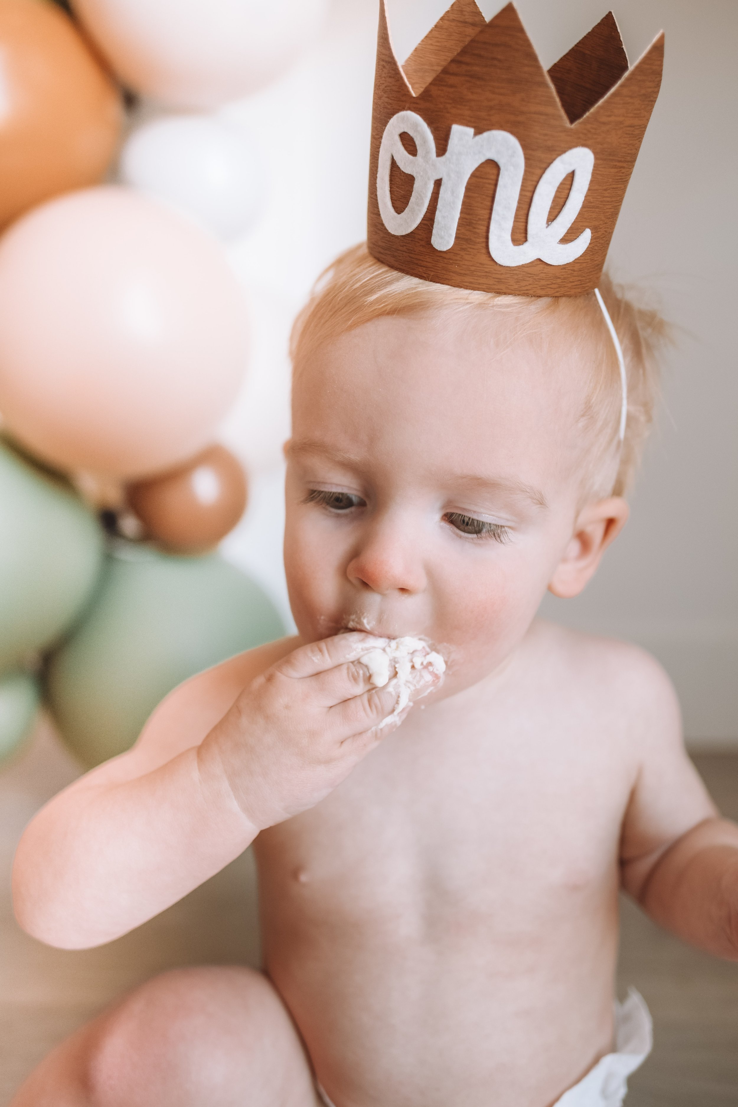 Hayes' 1st Birthday + Cake Smash - The Overwhelmed Mommy Blogger