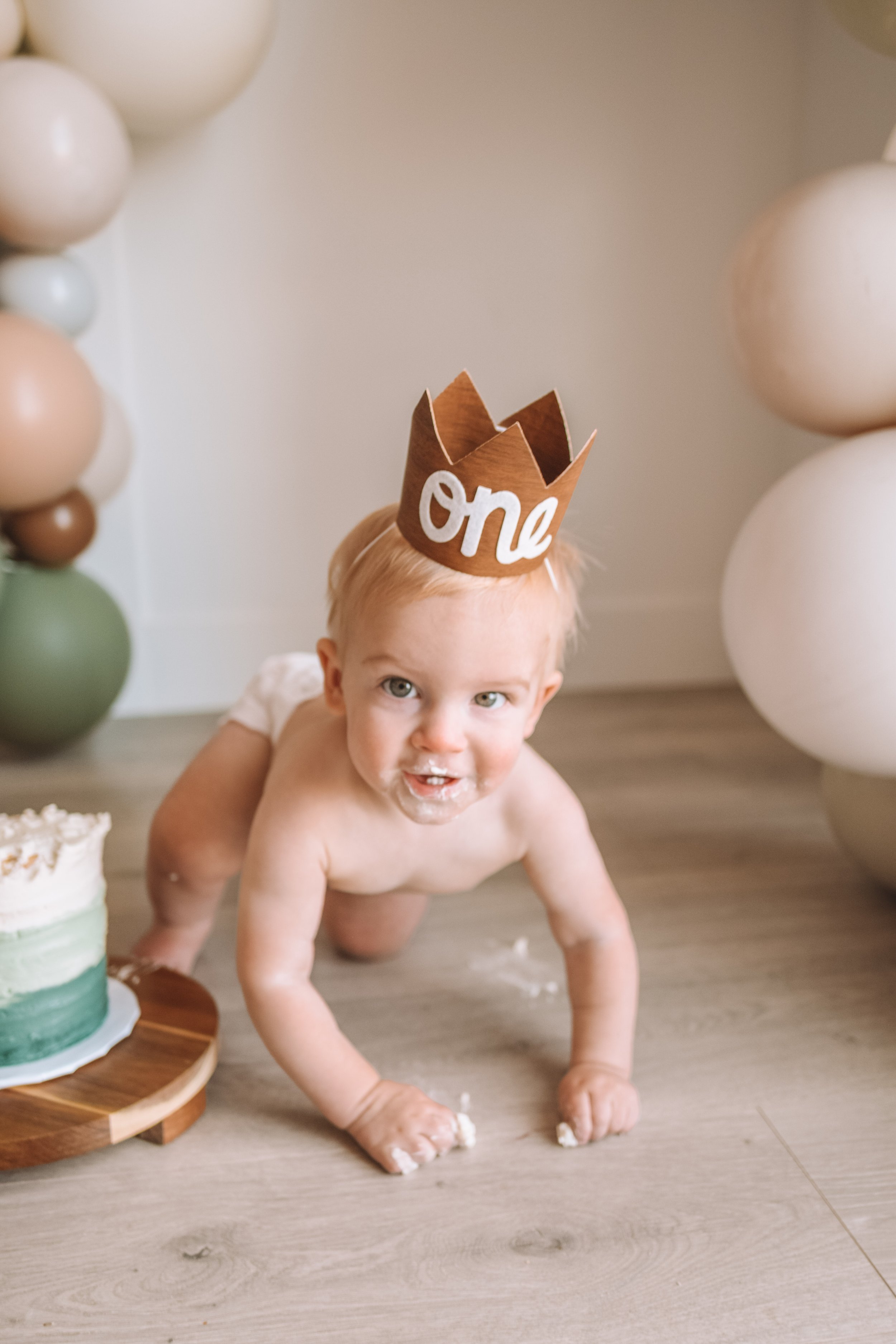 Hayes' 1st Birthday + Cake Smash - The Overwhelmed Mommy Blogger