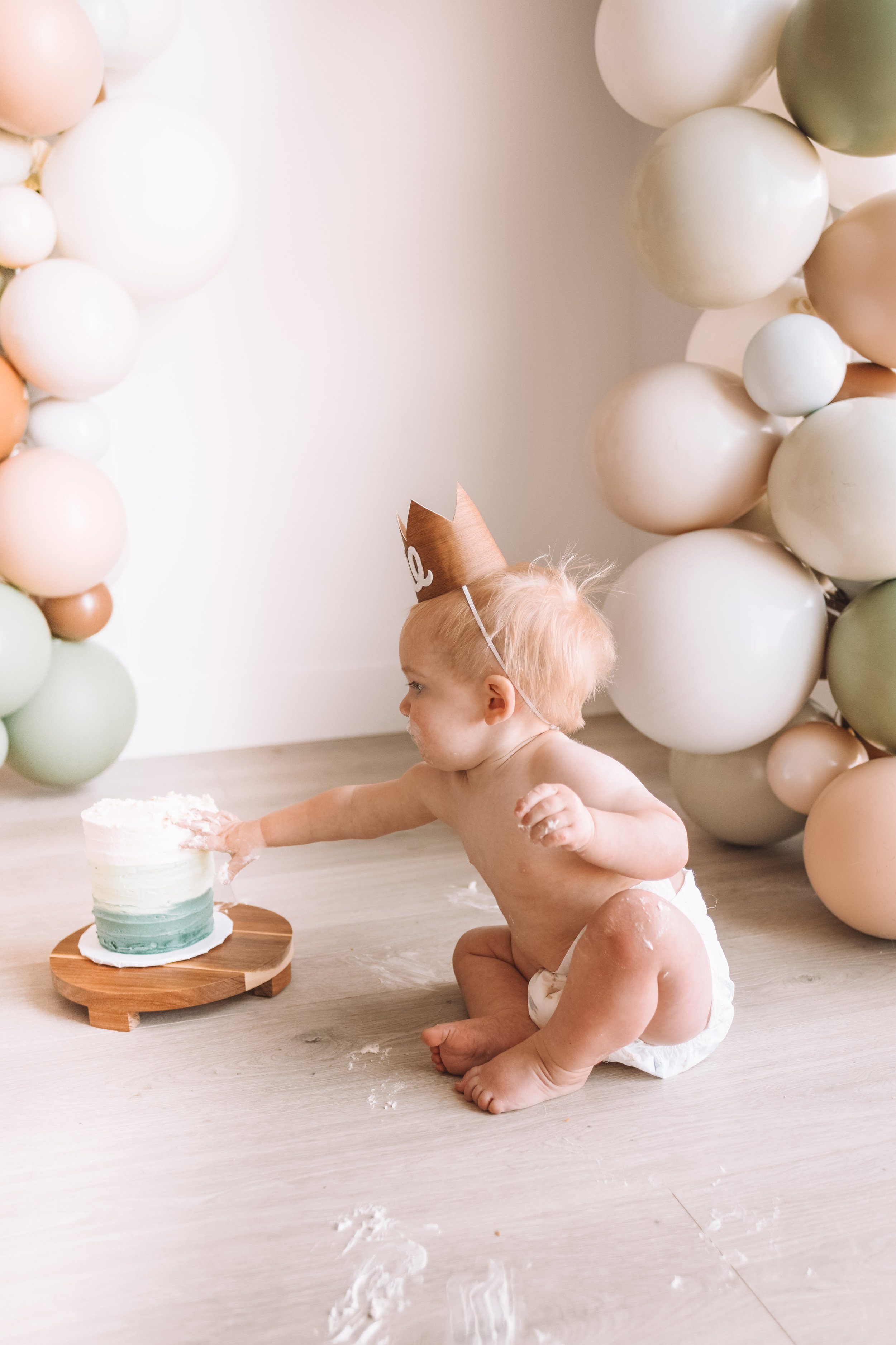 Hayes' 1st Birthday + Cake Smash - The Overwhelmed Mommy Blogger