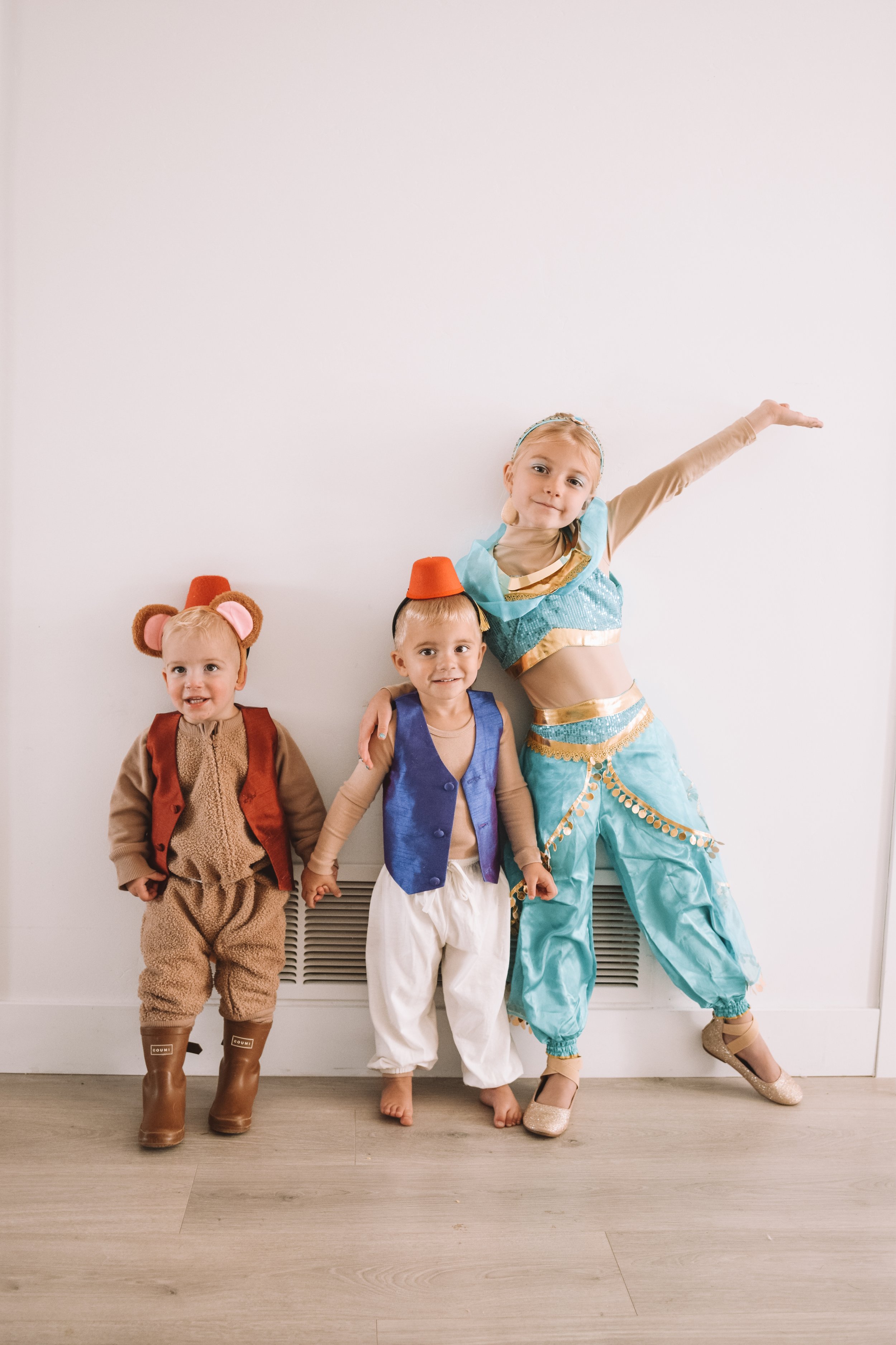 Aladdin Costumes - Adult, Kids Aladdin and Jasmine Costumes