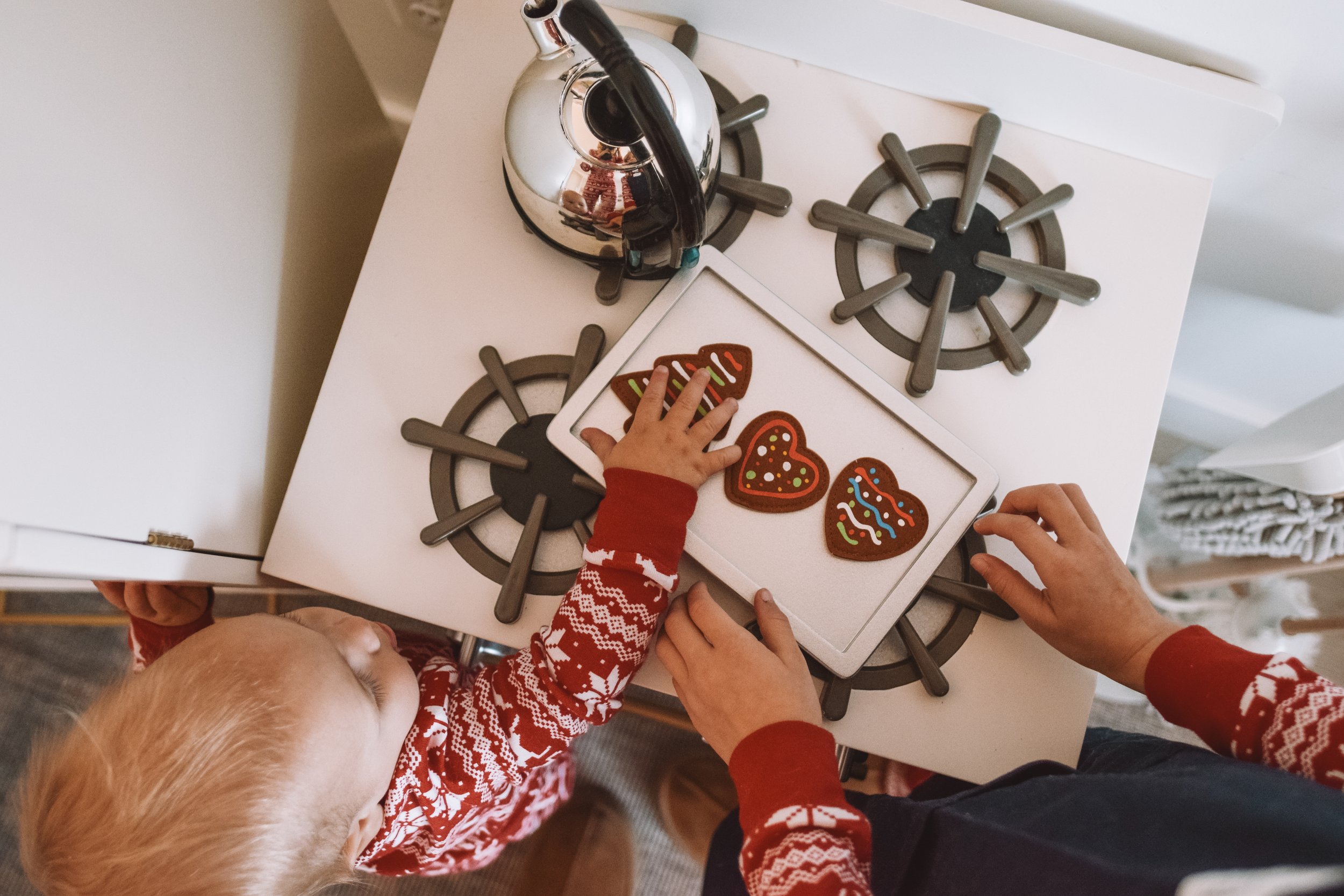 Kids Holiday Gift Ideas - Kids Play Kitchen