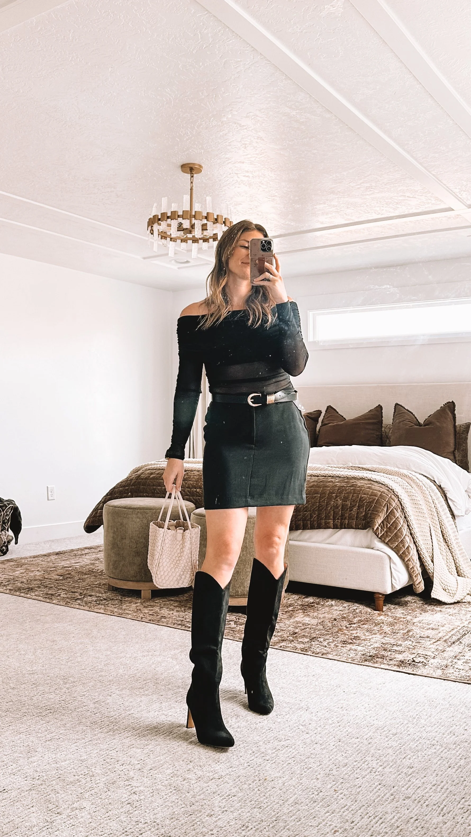 Trendy Women’s Holiday Outfits - Vici Discount Code JENNHALLAK30