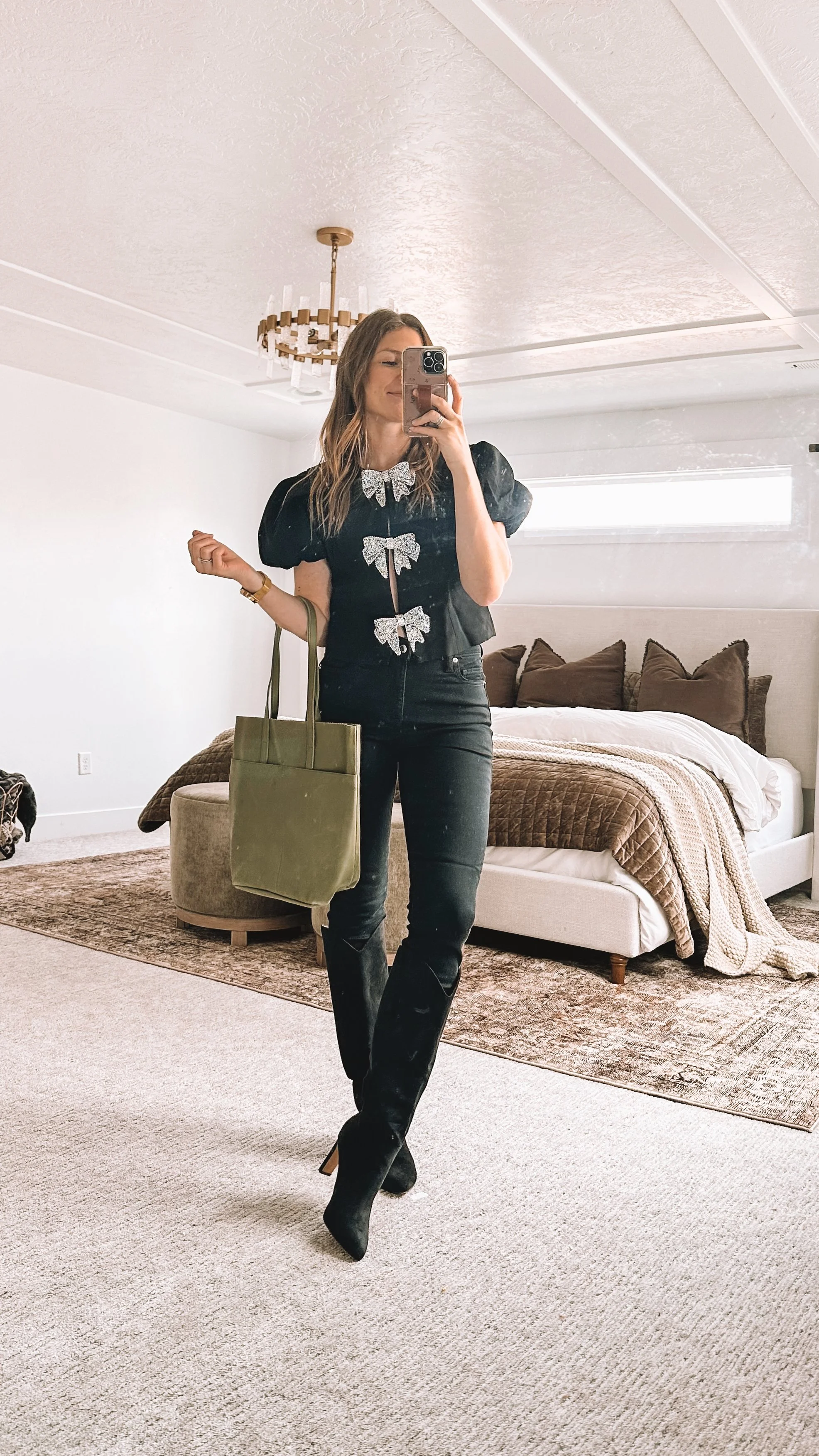 Trendy Women’s Holiday Outfits - Vici Discount Code JENNHALLAK30