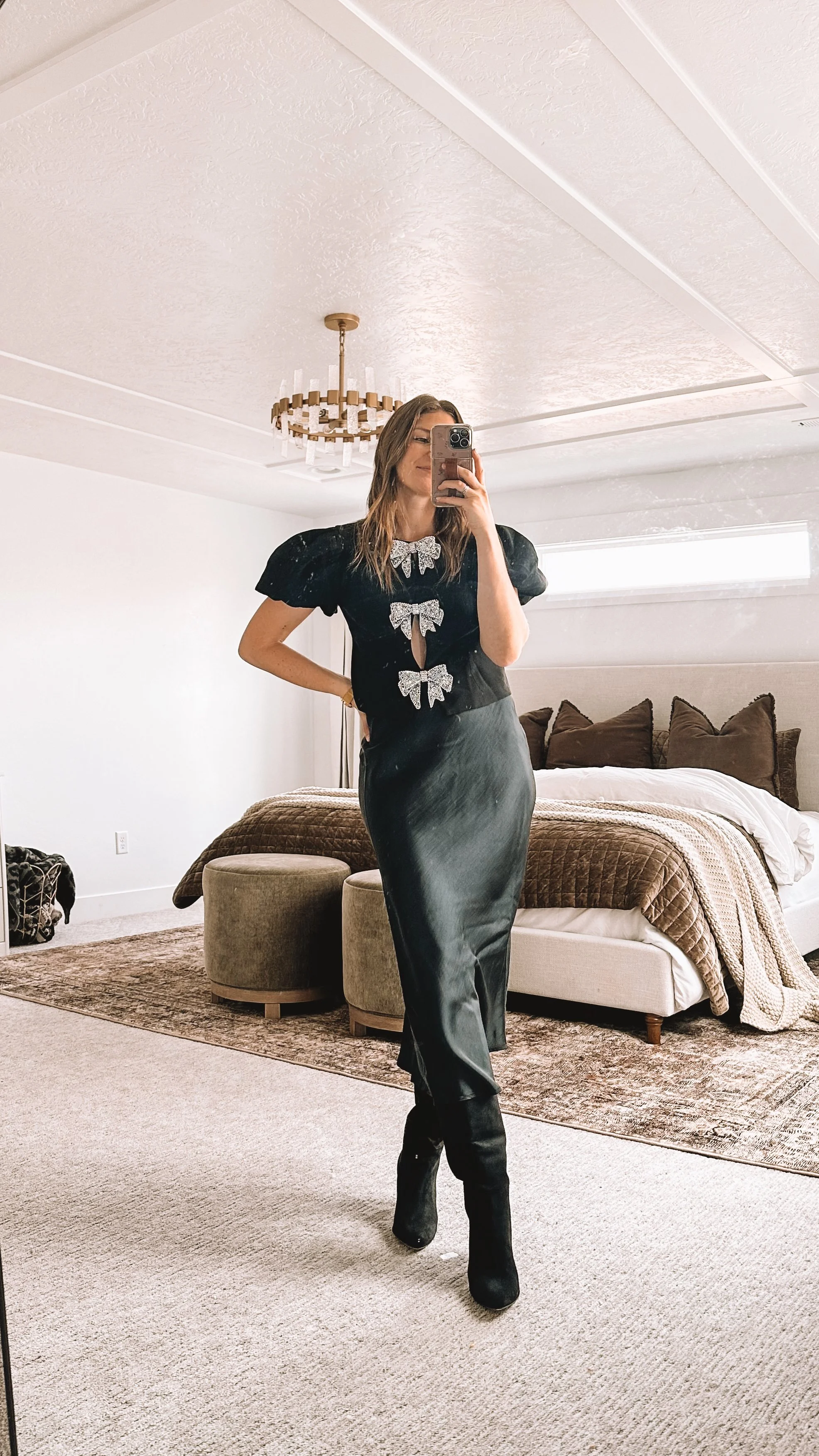 Trendy Women’s Holiday Outfits - Vici Discount Code JENNHALLAK30