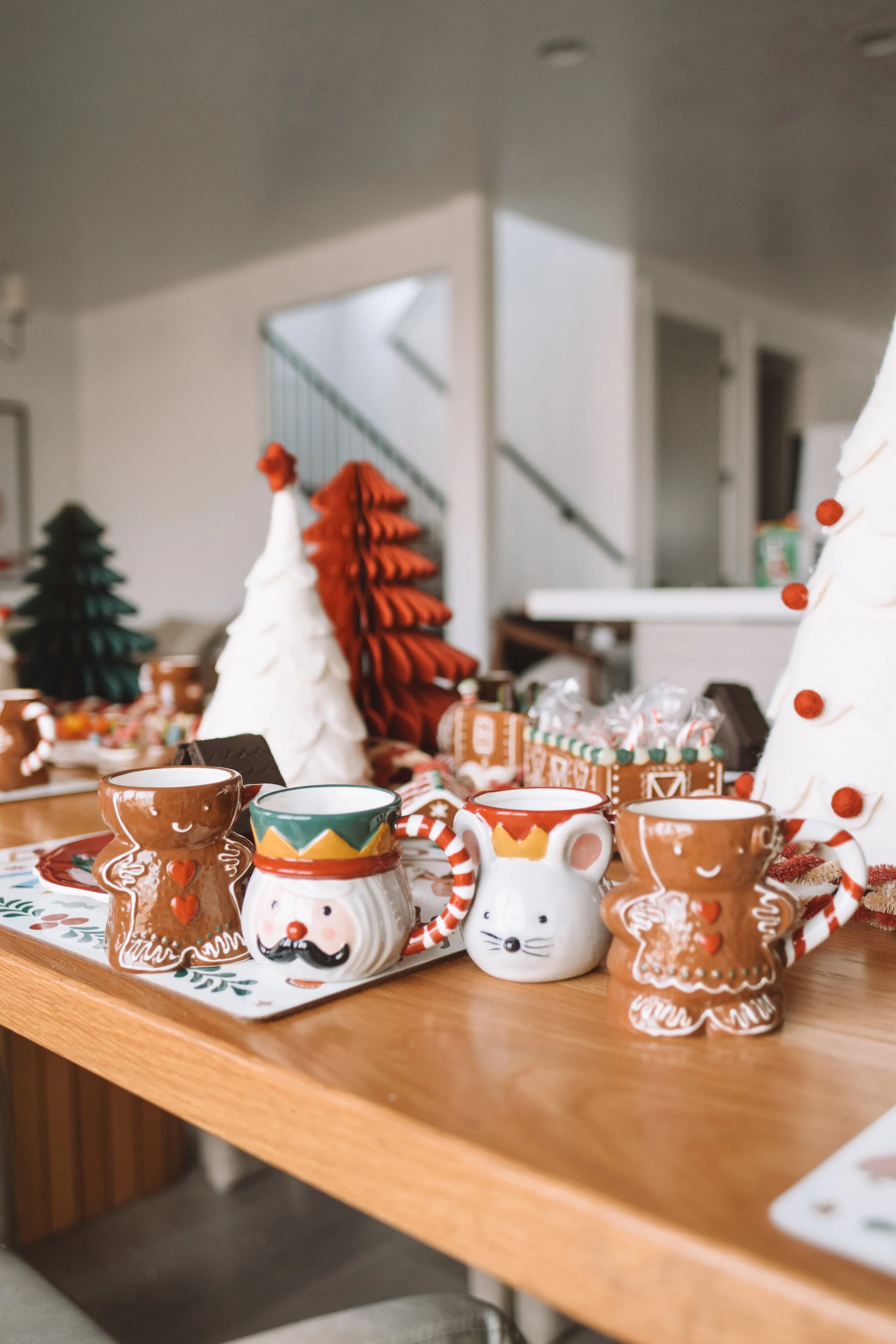 Kids Holiday Gingerbread House Party Tablescape