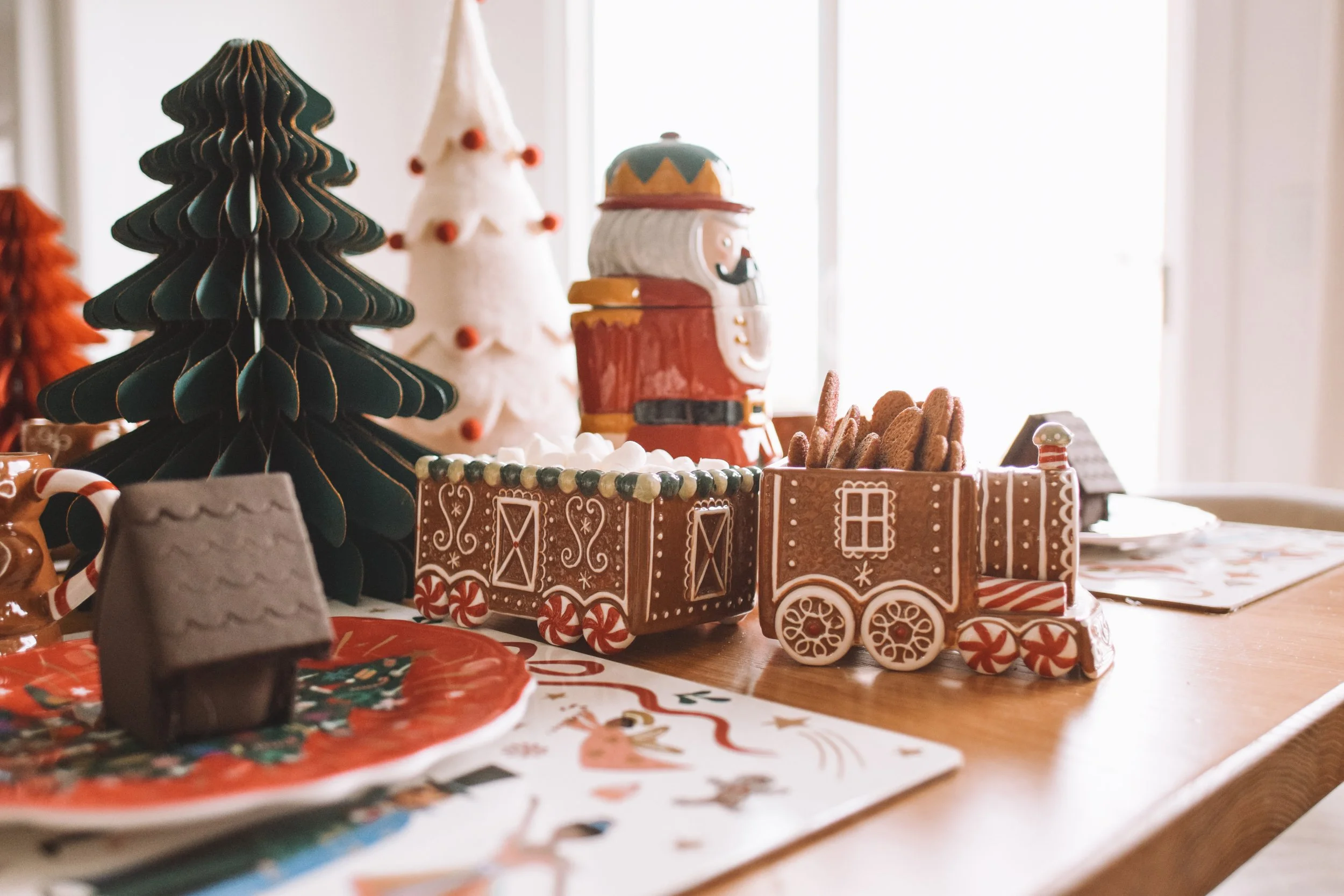 Kids Holiday Gingerbread House Party Tablescape