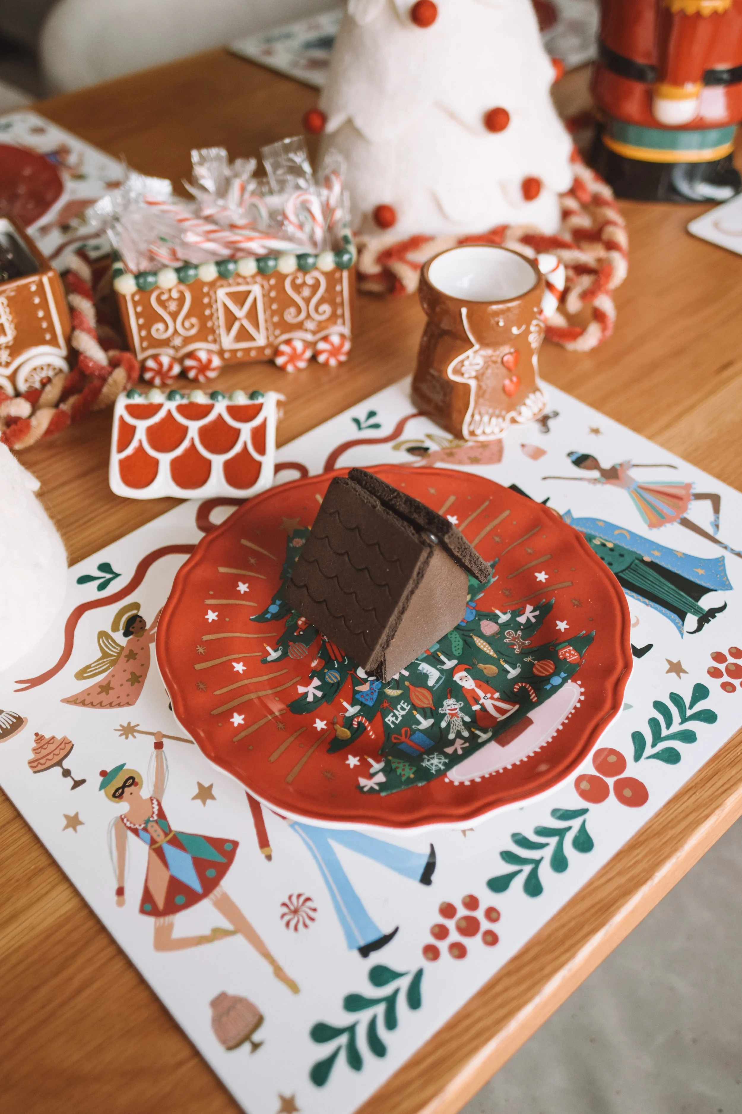 Kids Holiday Gingerbread House Party Tablescape