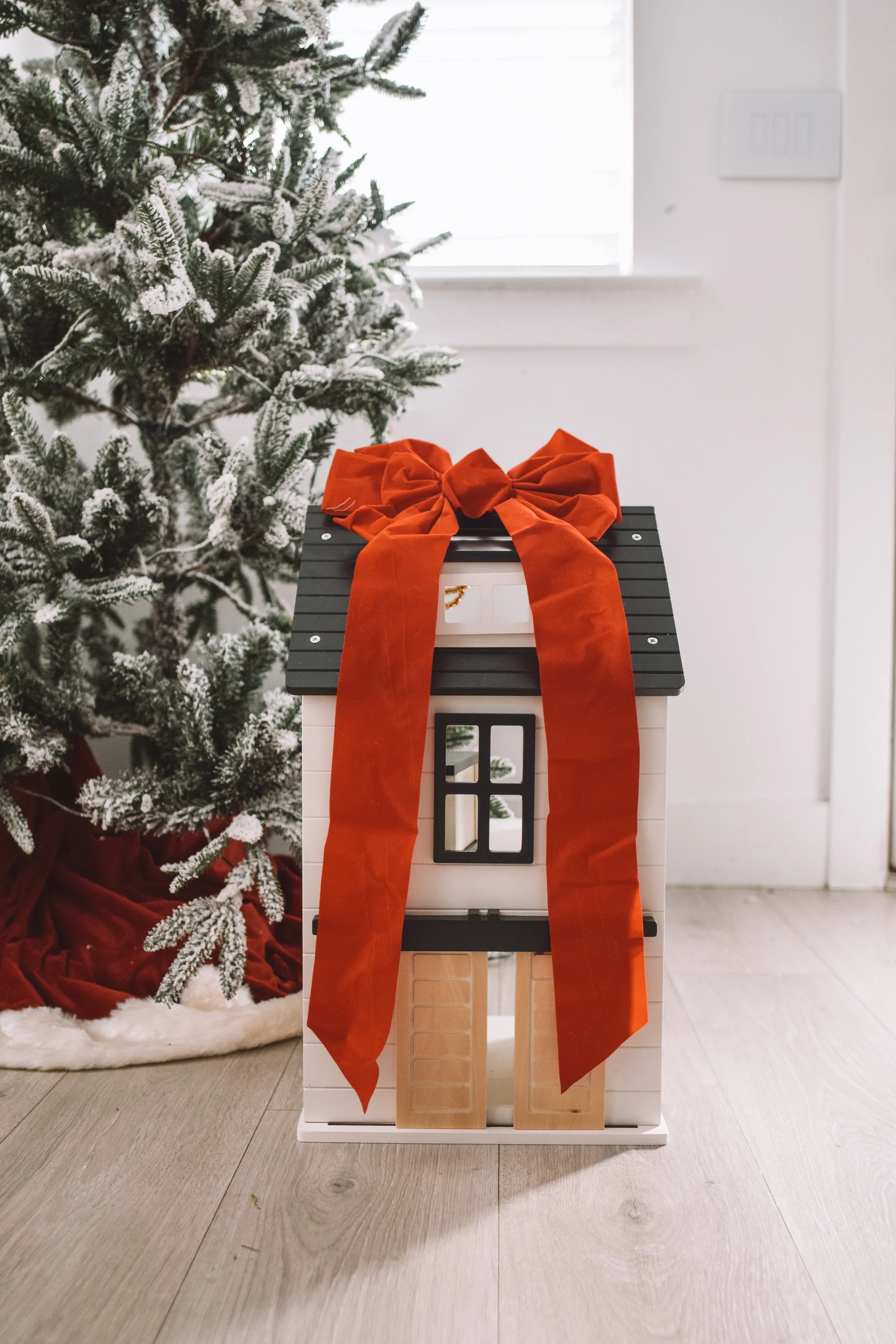 Kids Gift Guide Dollhouse