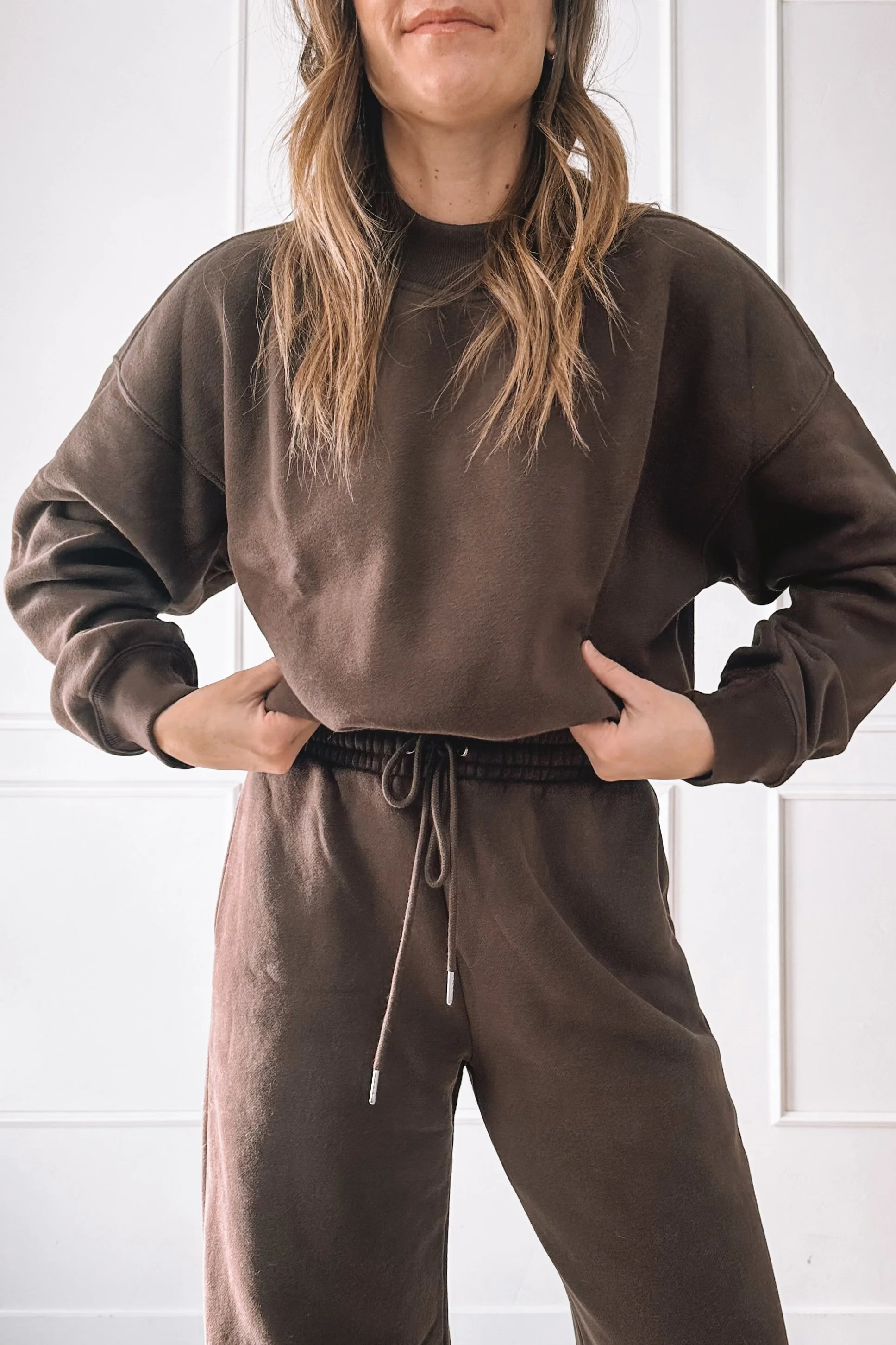 Brown Sweatsuit Outfit for Everyday Comfort