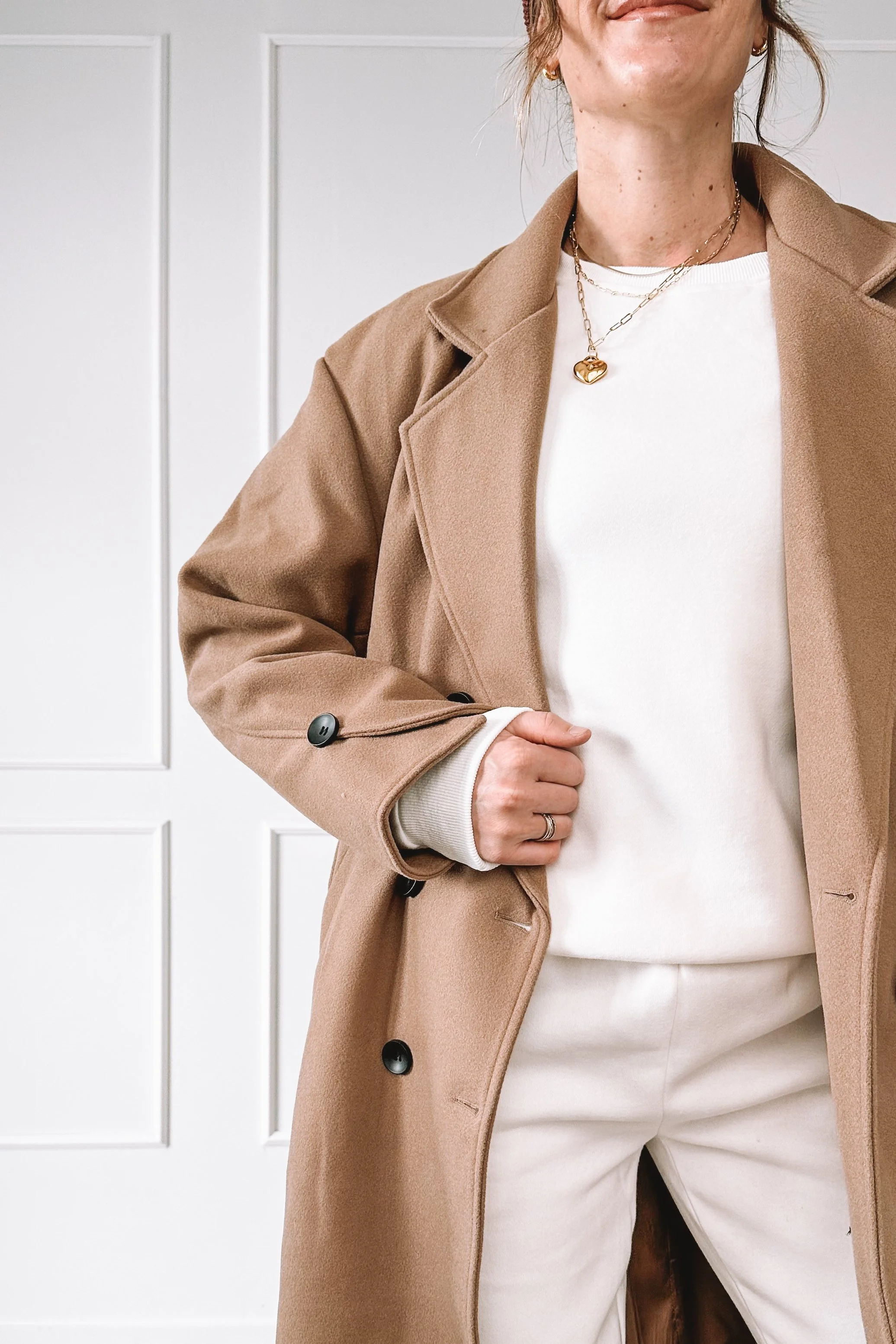 Elevated winter sweatsuit outfit with long coat