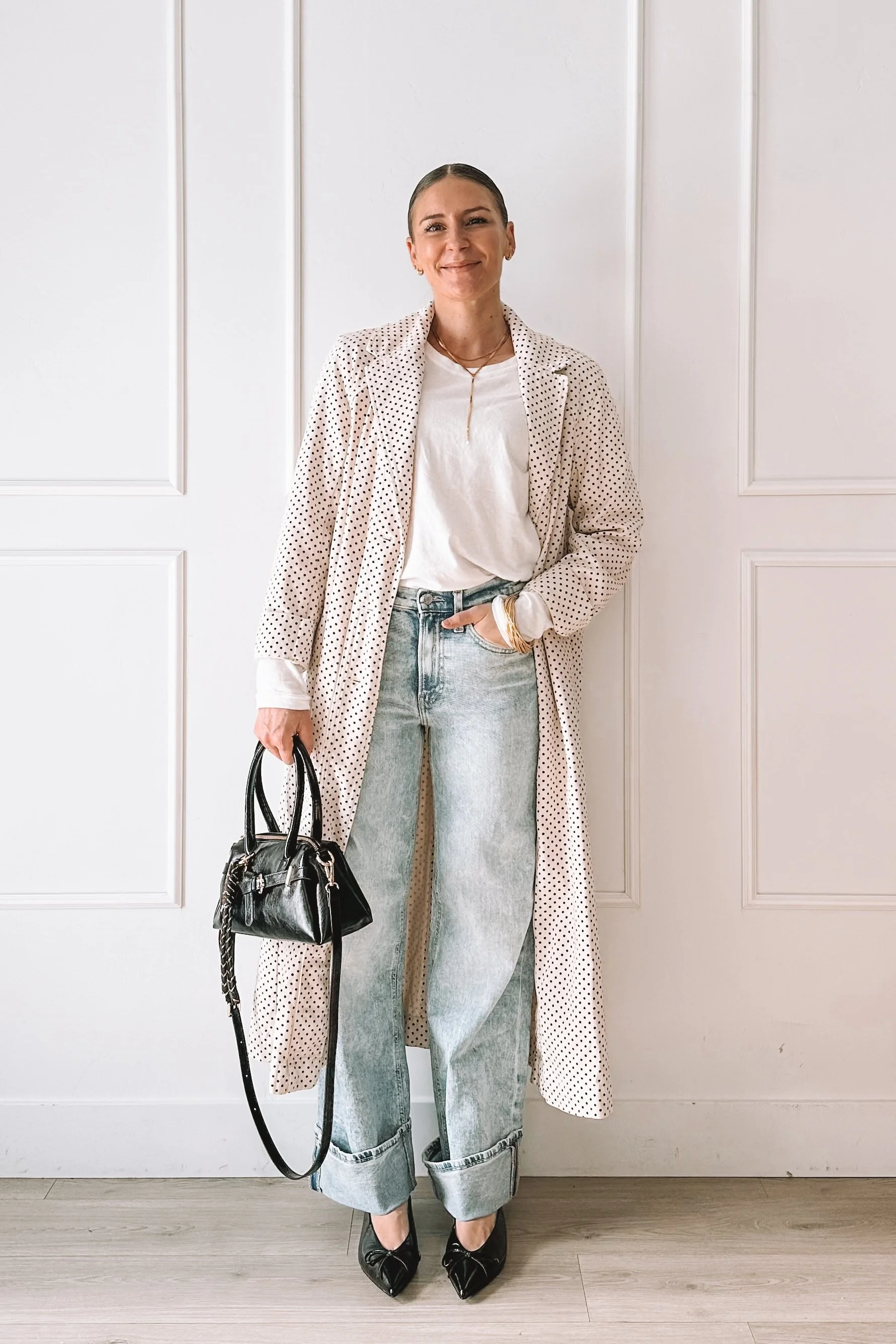 Neutral everyday outfit with denim and flats