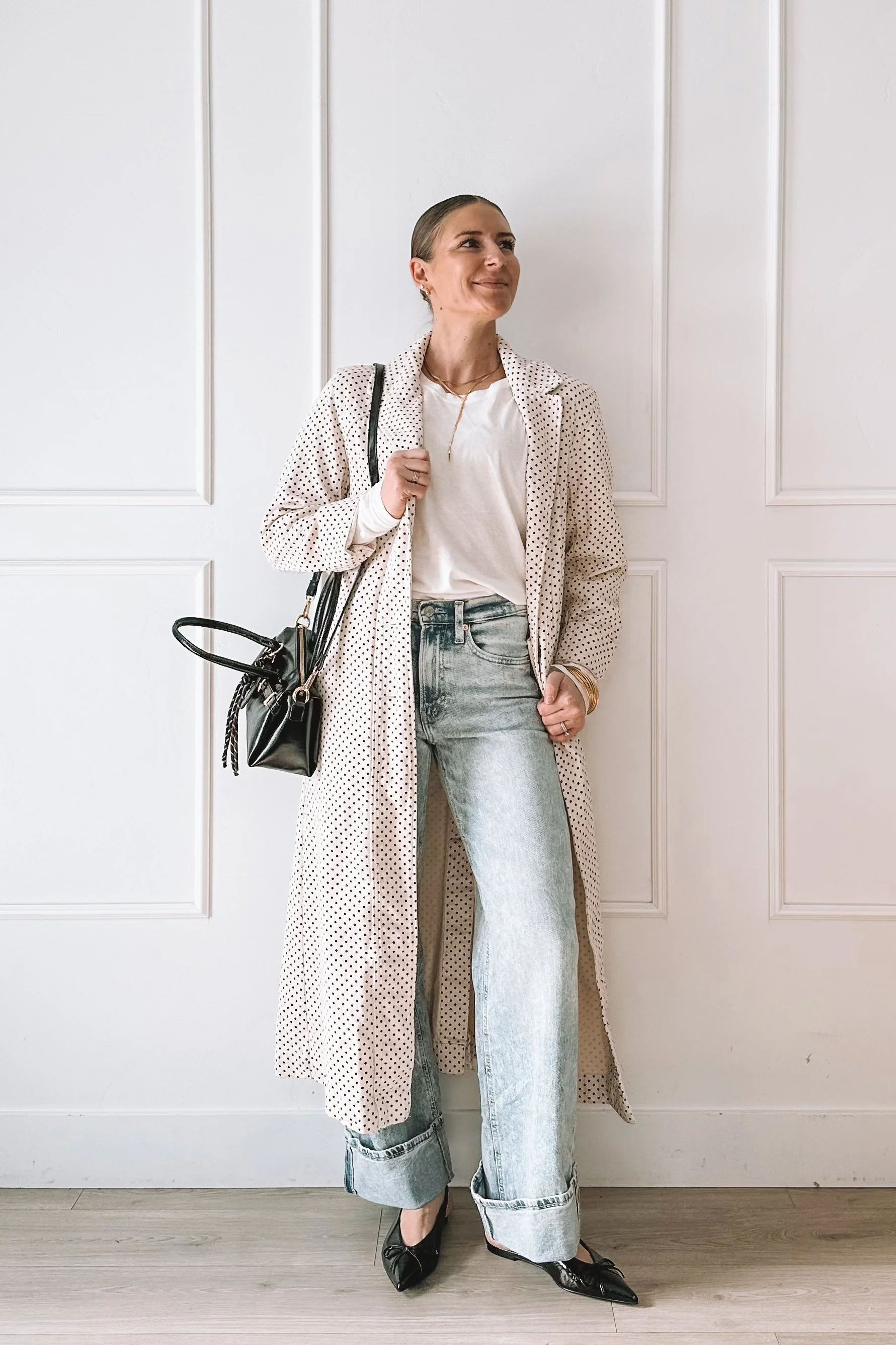 Neutral everyday outfit with denim and flats