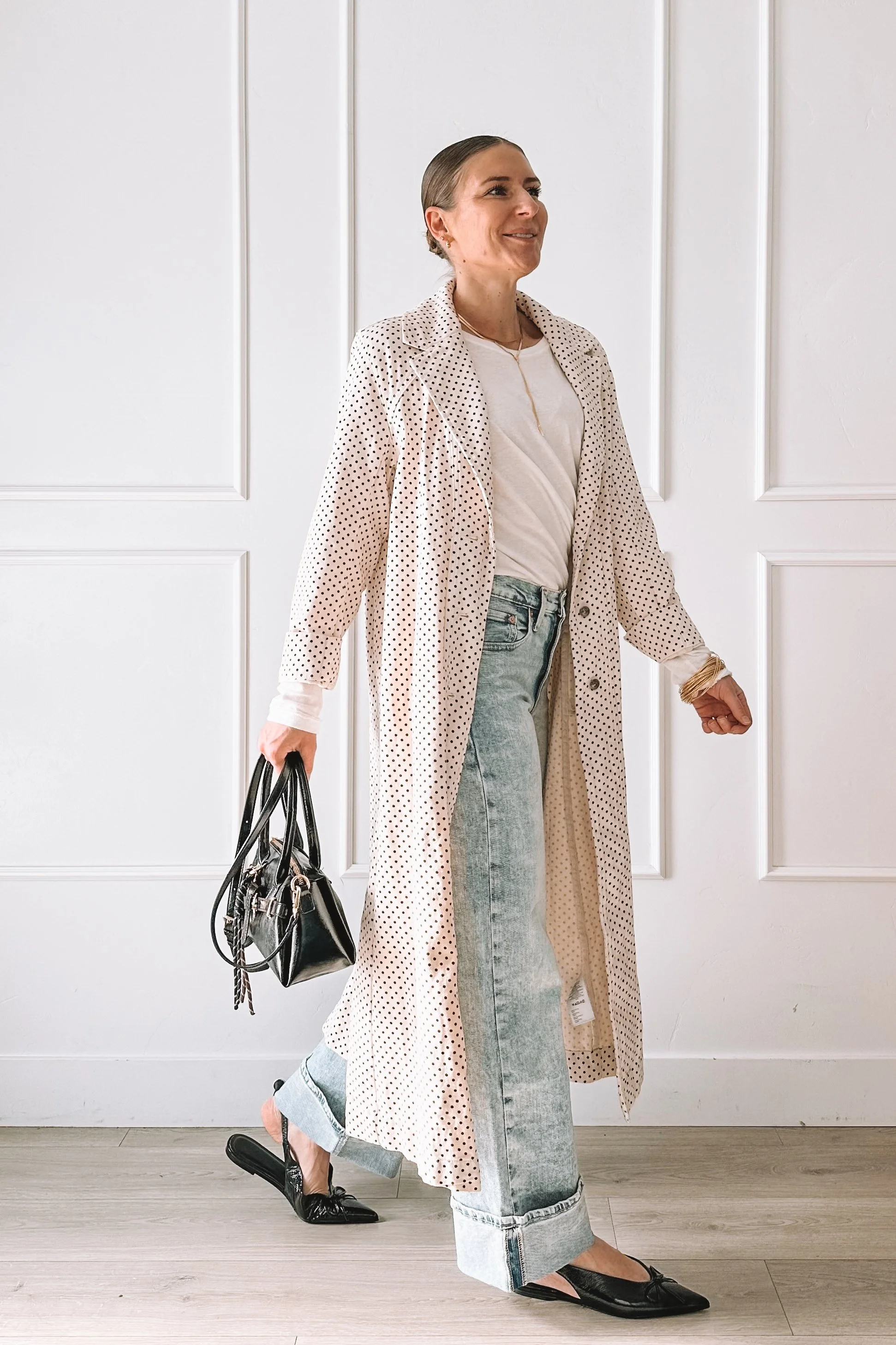 Neutral everyday outfit with denim and flats