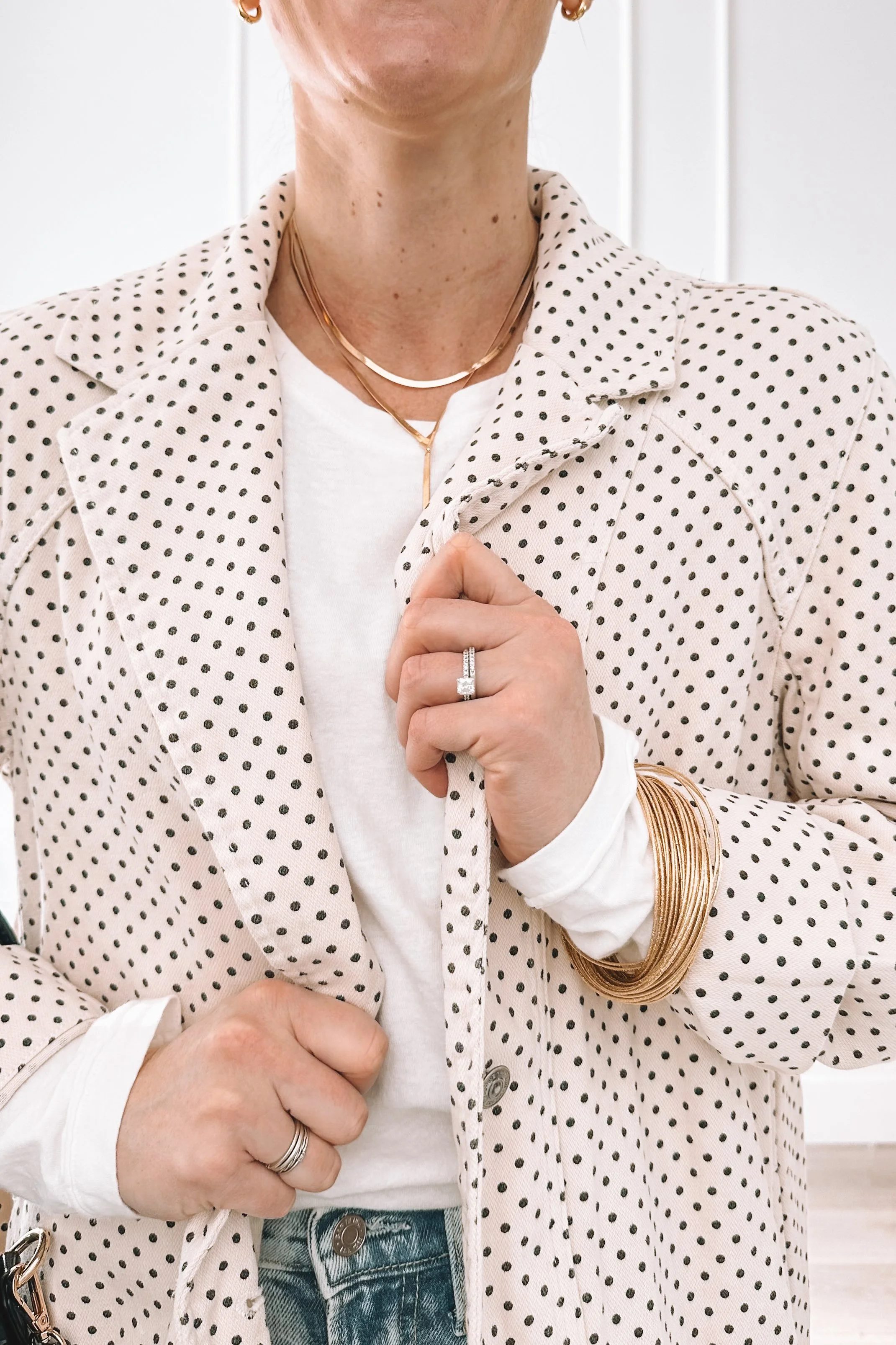 Neutral everyday outfit with denim and flats