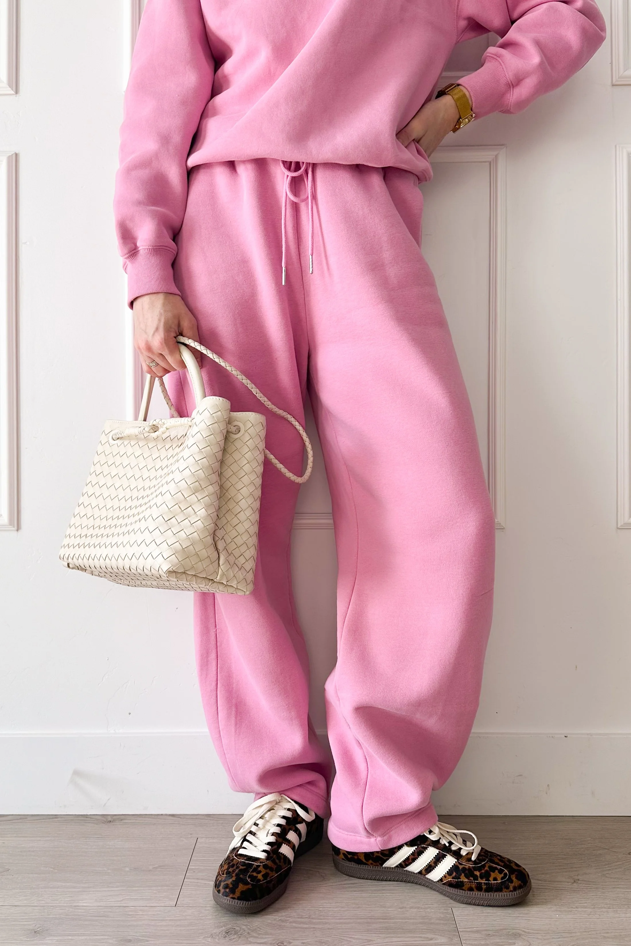 Pink Abercrombie matching set everyday mom outfit