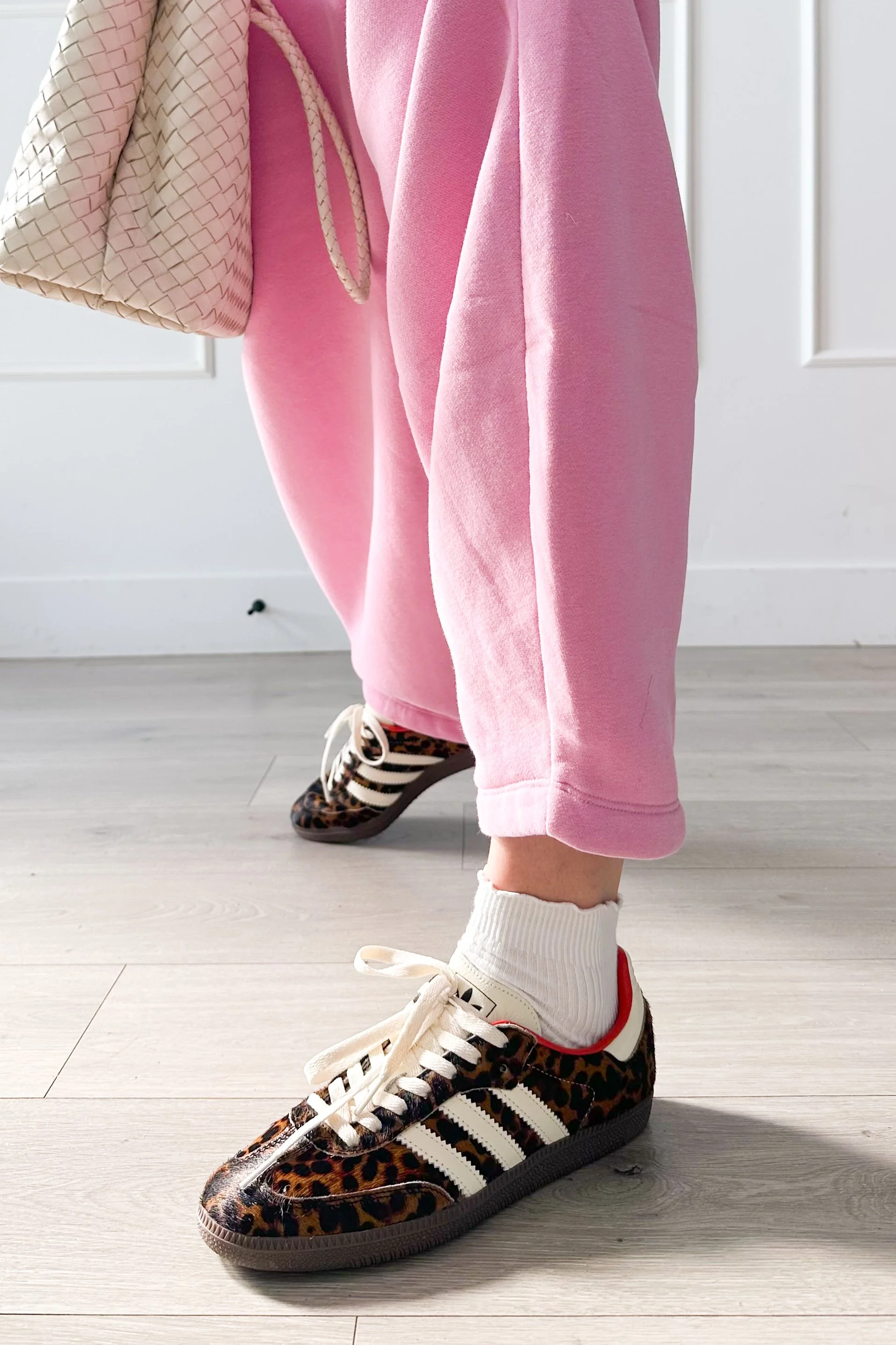 Pink Abercrombie matching set everyday mom outfit