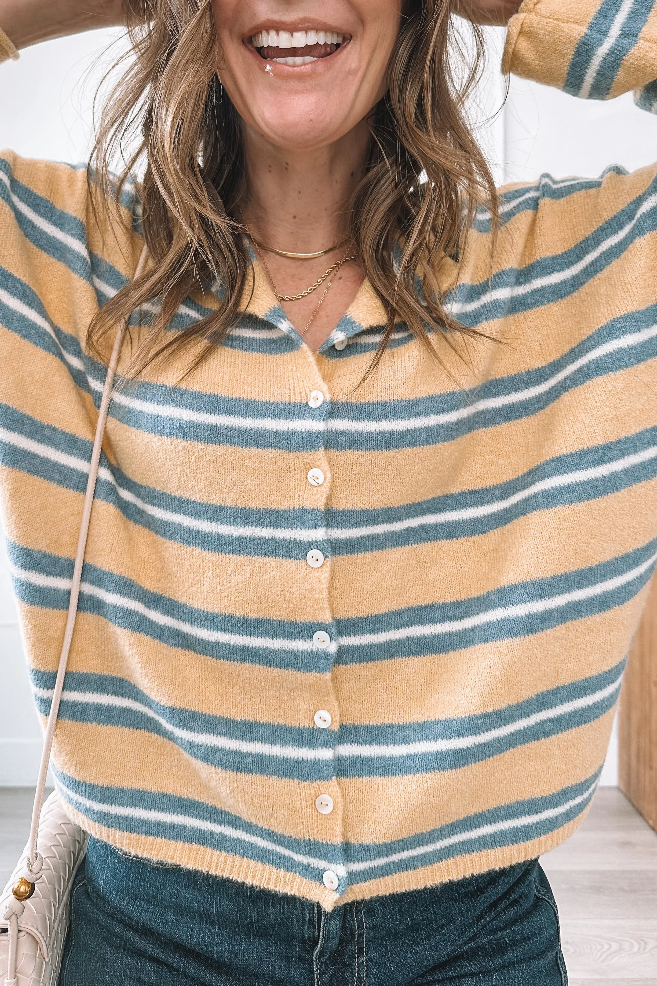 Casual everyday mom outfit with sneakers