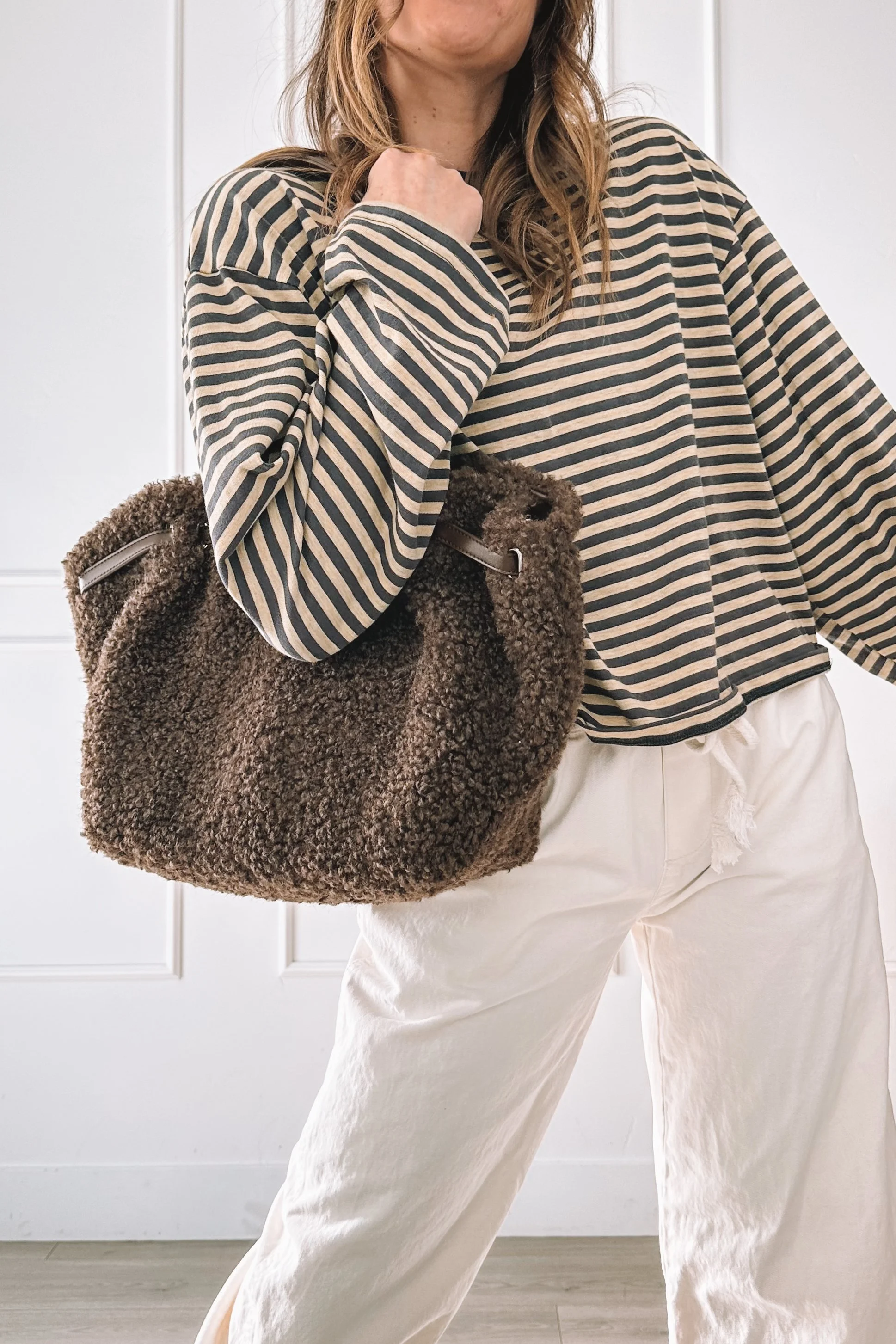 comfy but put together everyday outfit white barrel jeans