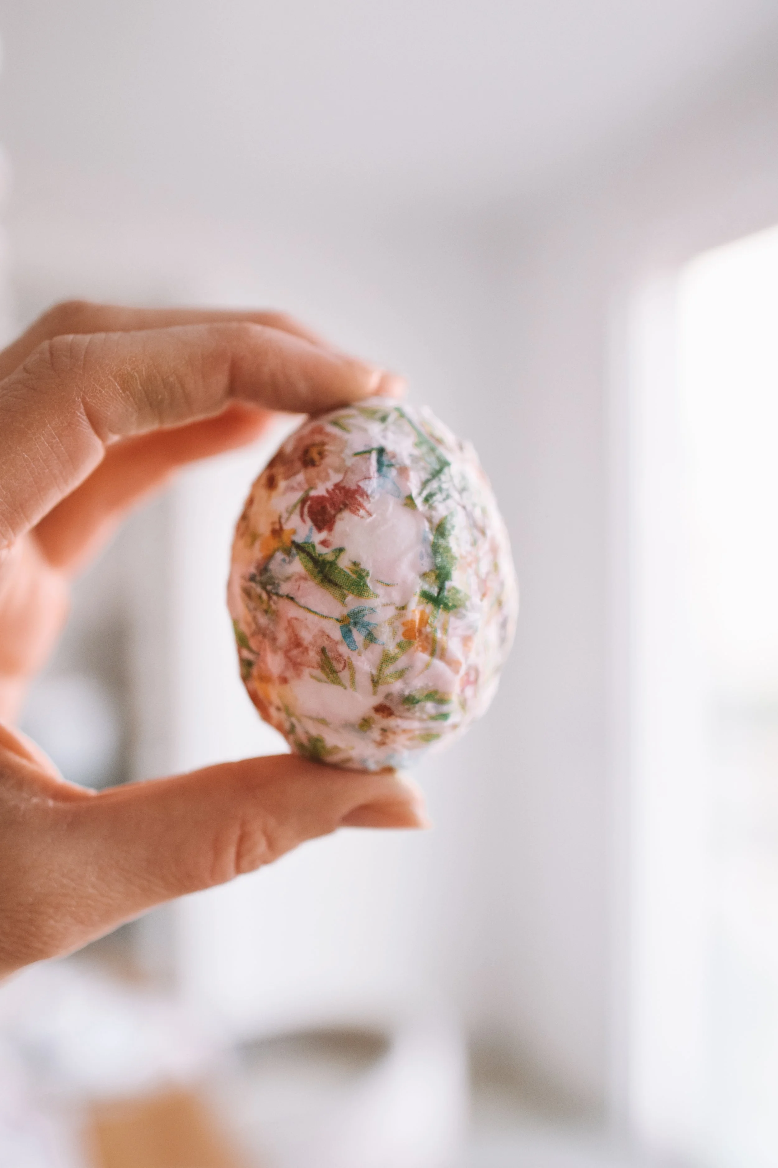 Napkin Covered Easter Eggs with Mod Podge