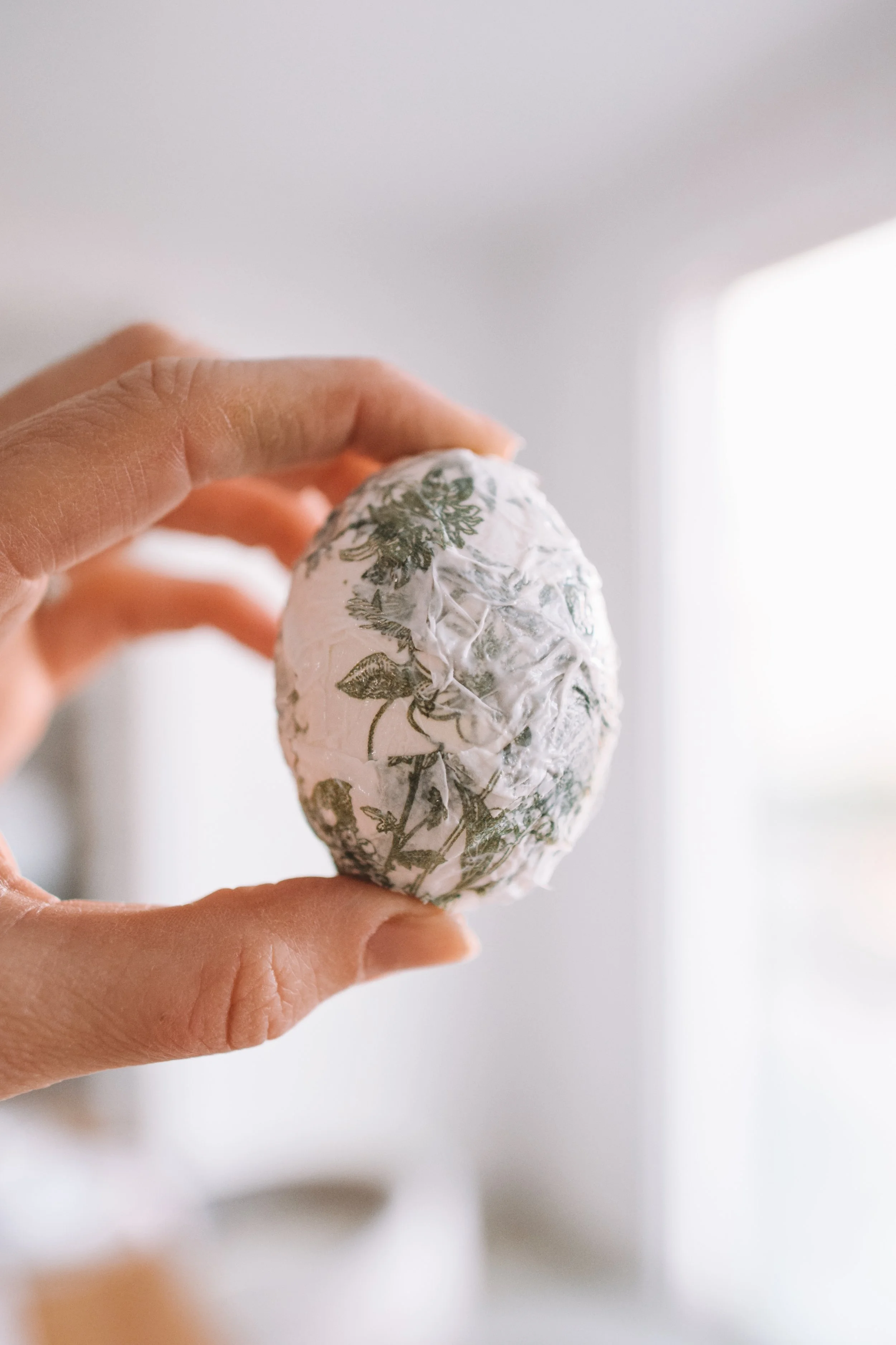 Napkin Covered Easter Eggs with Mod Podge